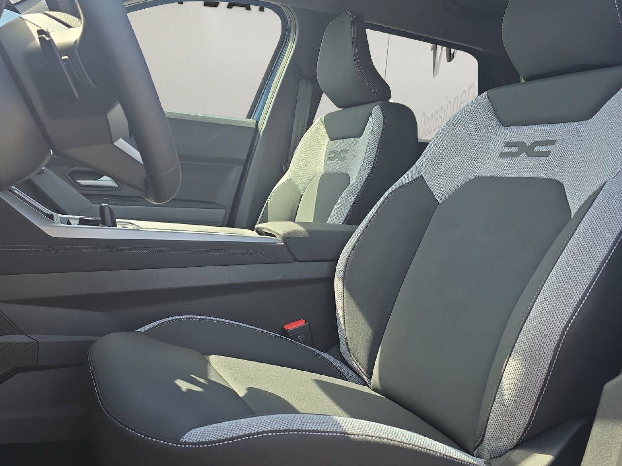 DACIA Bigster 1.2 Hybrid Journey 4WD-image-9