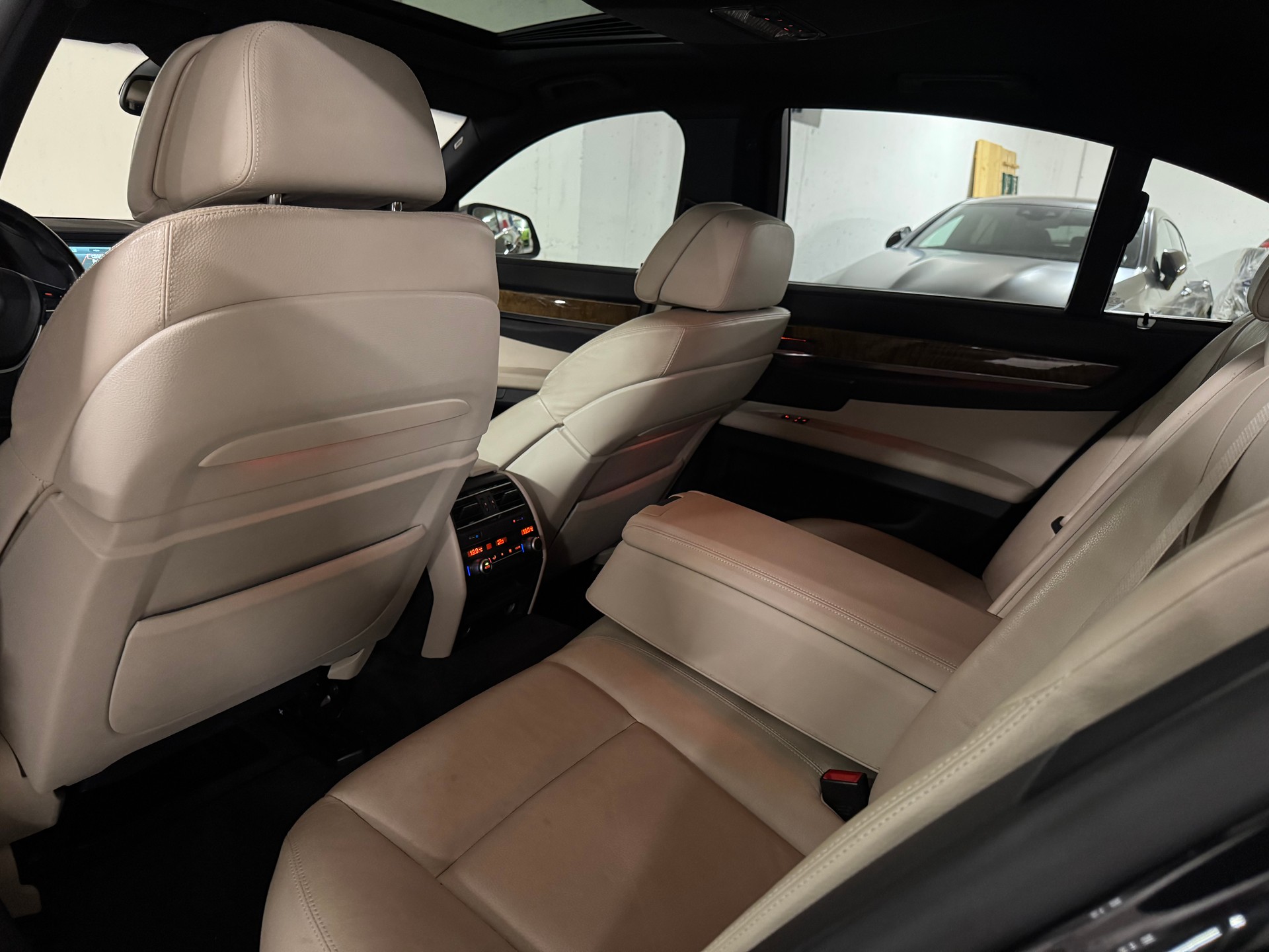 BMW 730d-image-15