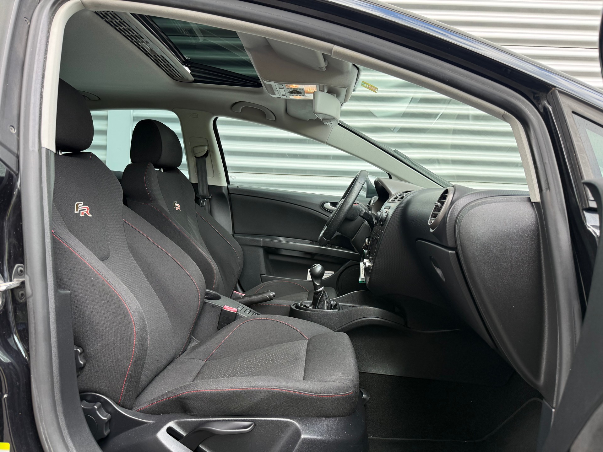 SEAT Leon 2.0 TSI FR-image-9