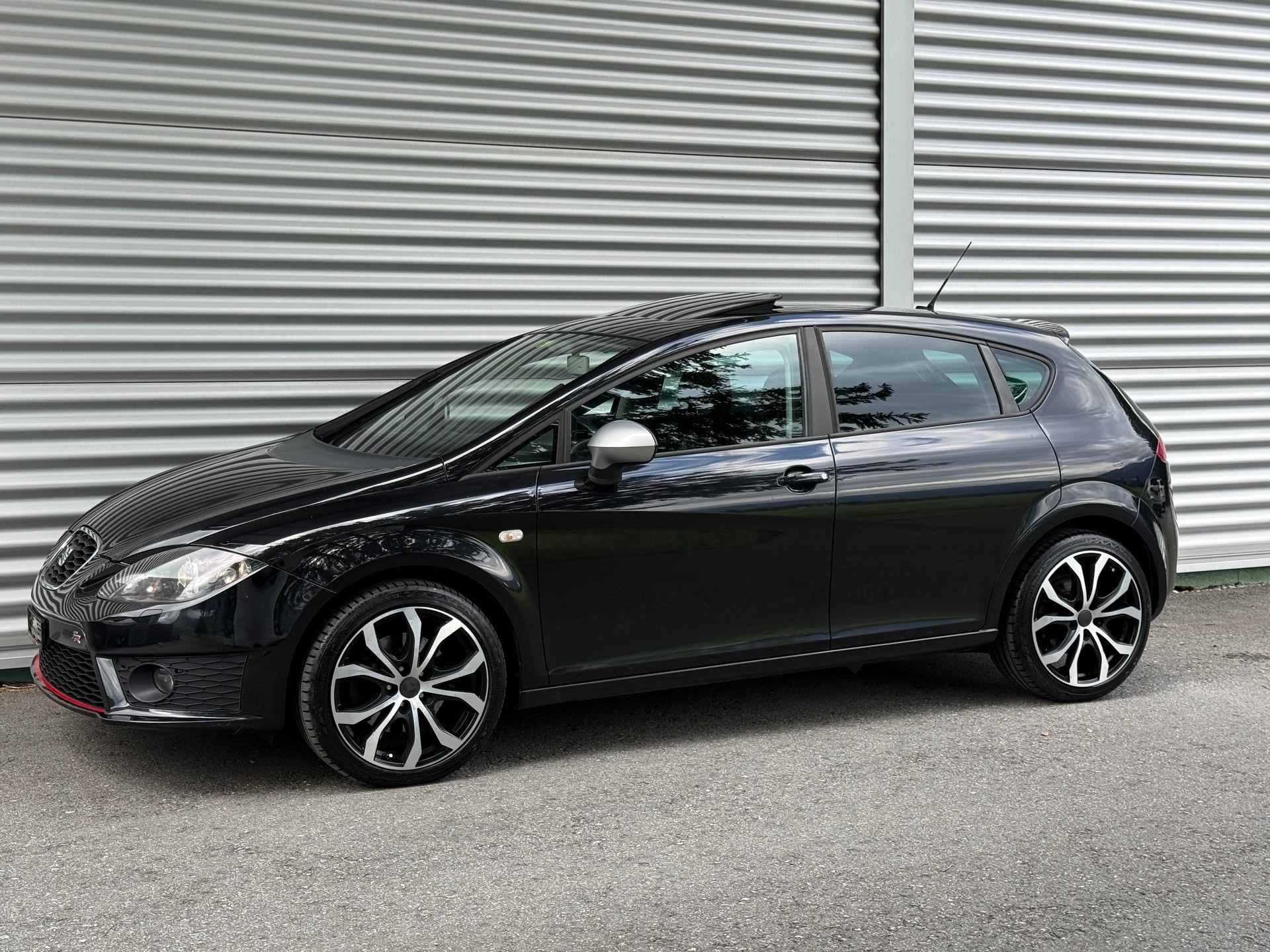SEAT Leon 2.0 TSI FR-image-1
