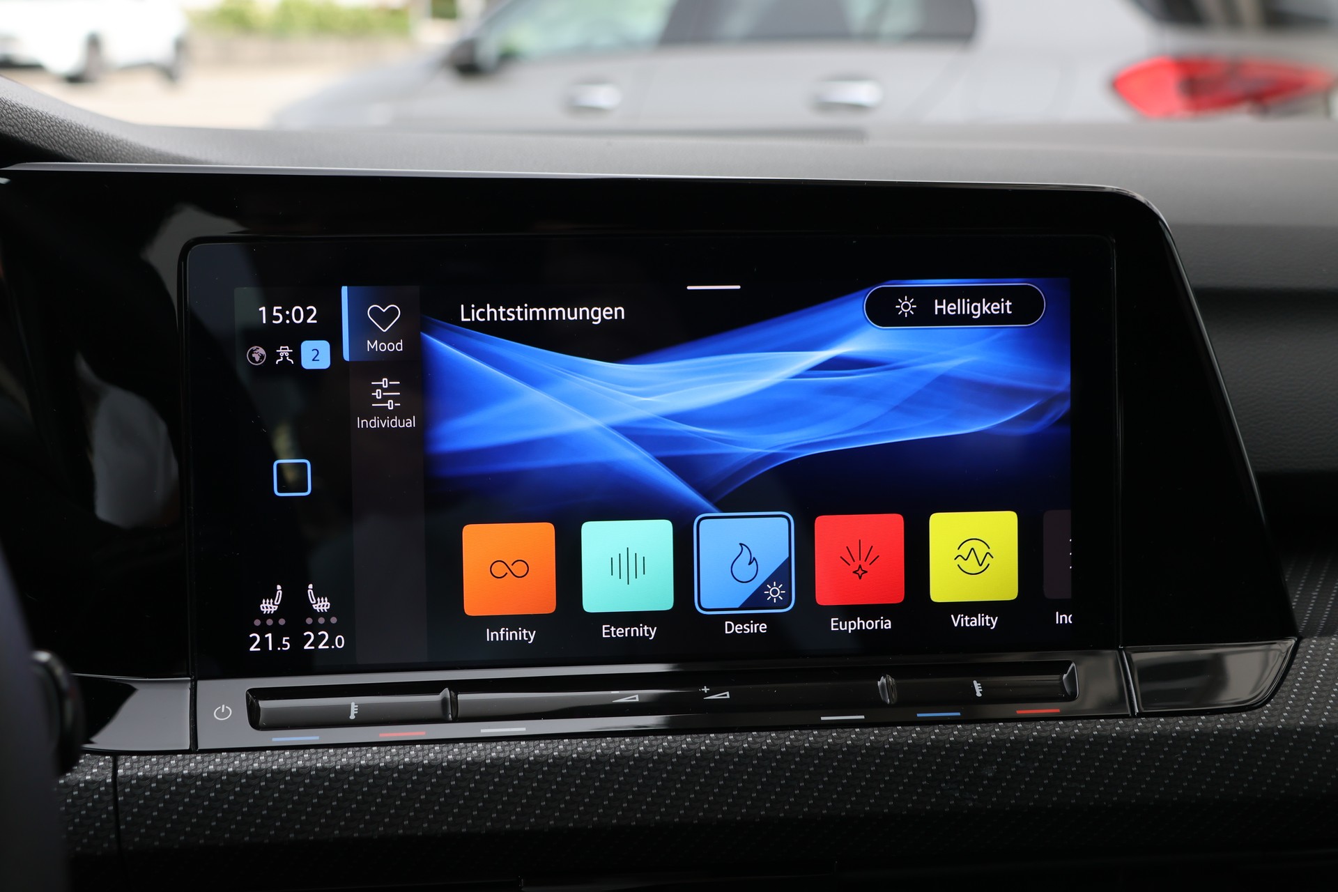 VW Golf Variant 1.5 eTSI mHEV R-Line (CH)-image-24