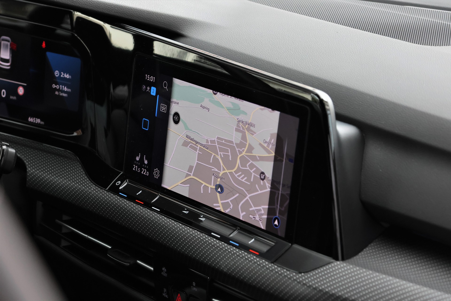 VW Golf Variant 1.5 eTSI mHEV R-Line (CH)-image-21
