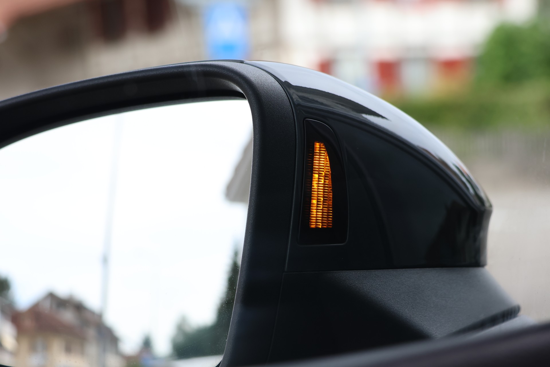 VW Golf Variant 1.5 eTSI mHEV R-Line (CH)-image-27