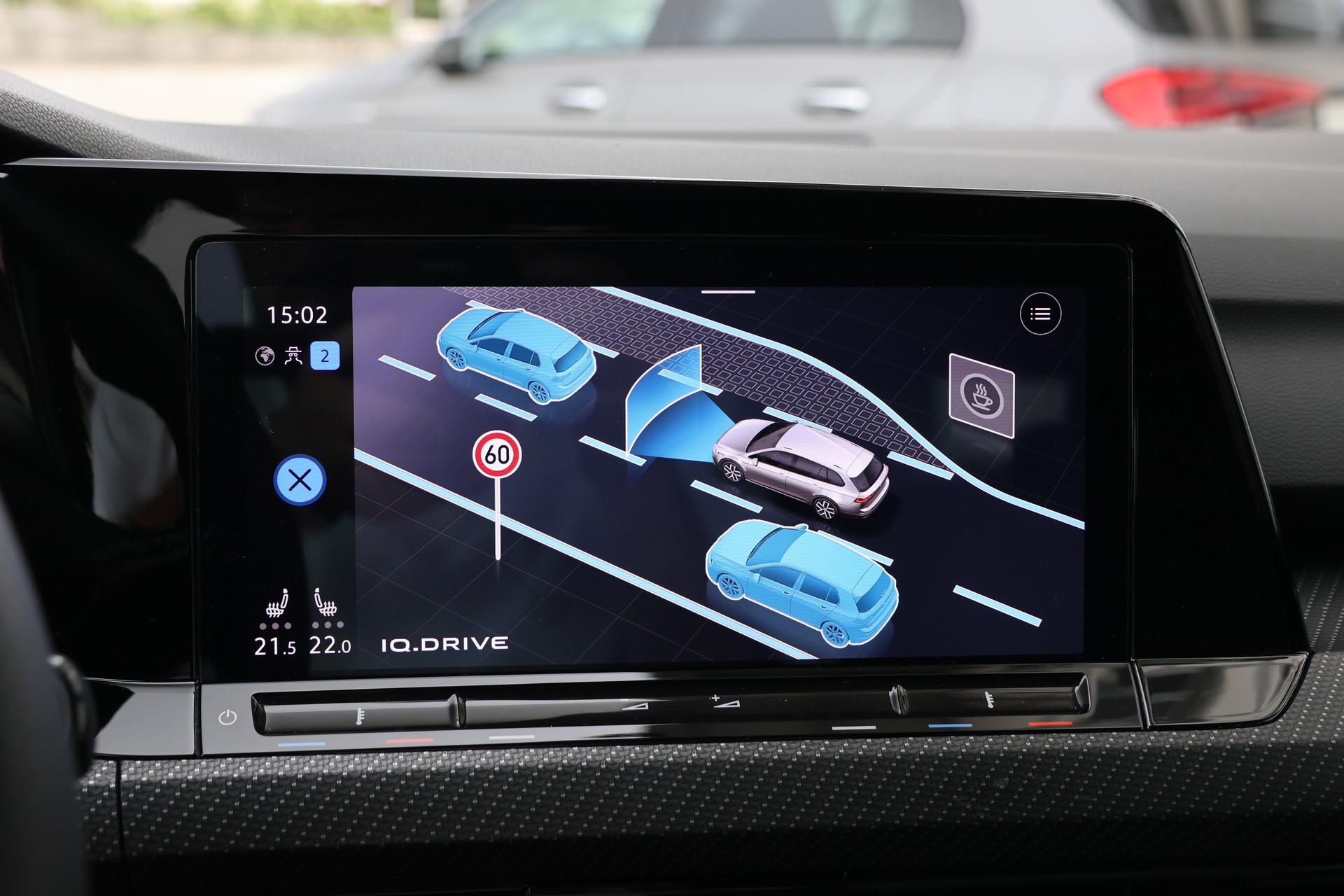 VW Golf Variant 1.5 eTSI mHEV R-Line (CH)-image-25