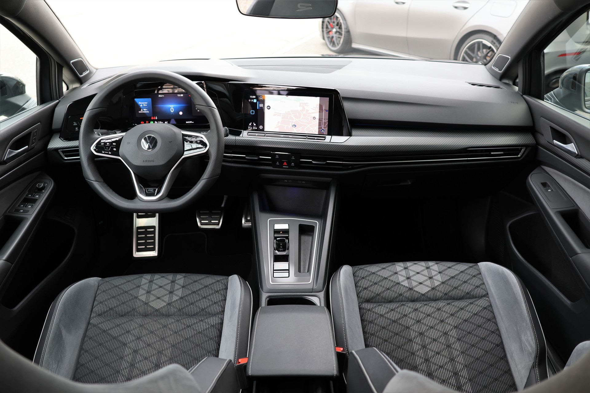 VW Golf Variant 1.5 eTSI mHEV R-Line (CH)-image-15