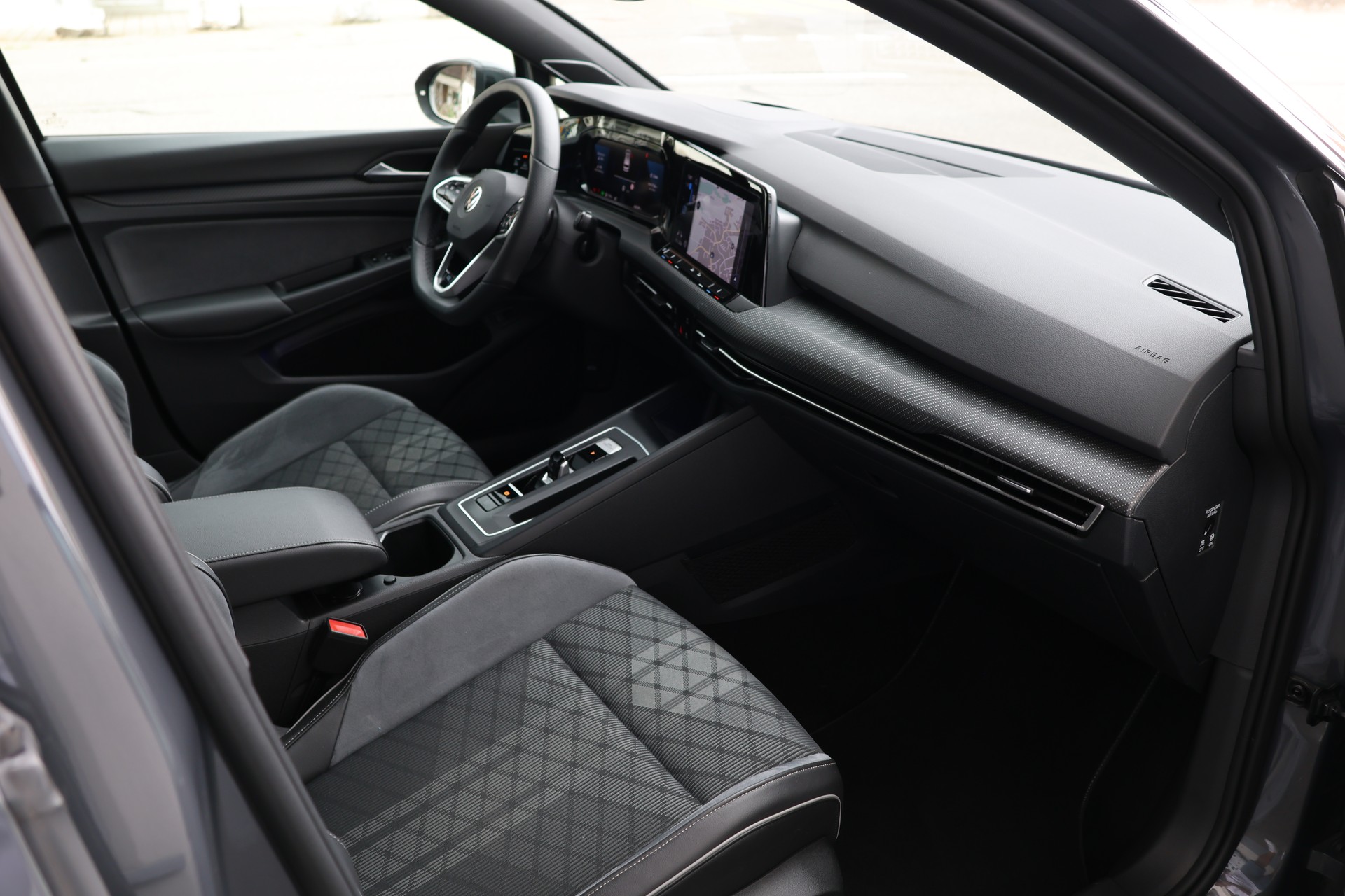 VW Golf Variant 1.5 eTSI mHEV R-Line (CH)-image-20