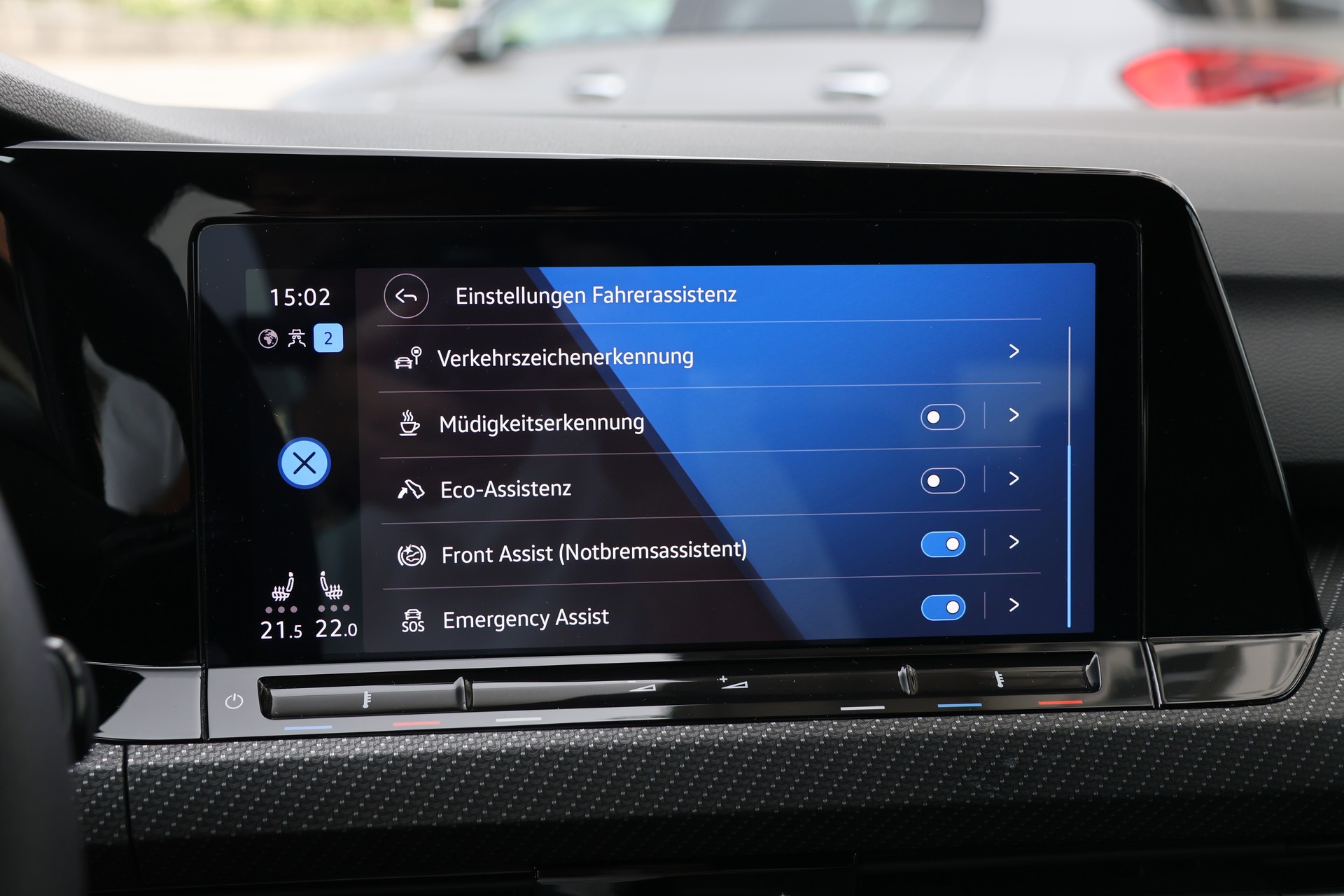VW Golf Variant 1.5 eTSI mHEV R-Line (CH)-image-26