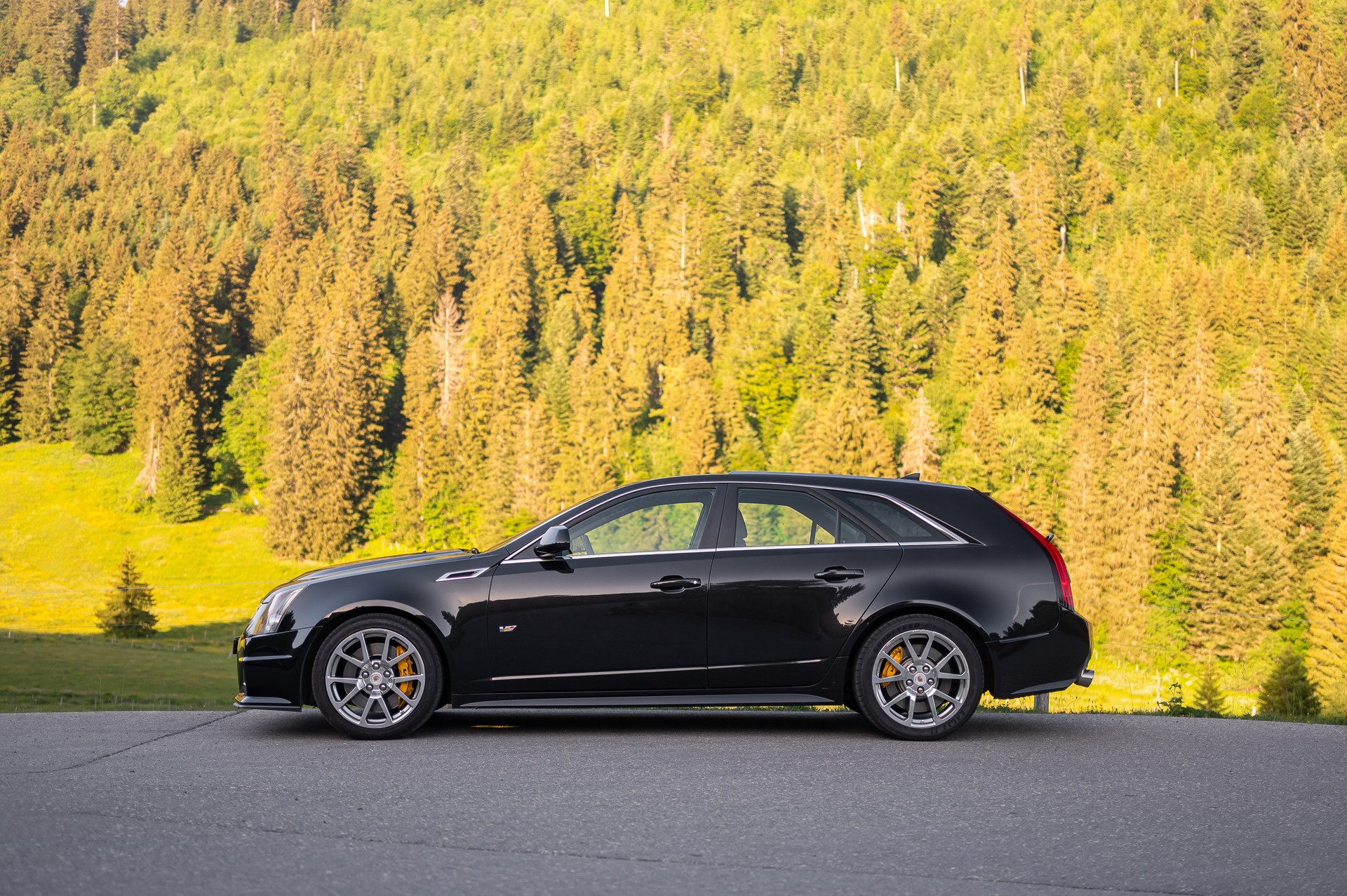 CADILLAC 6.2 V8 Supercharged-image-1