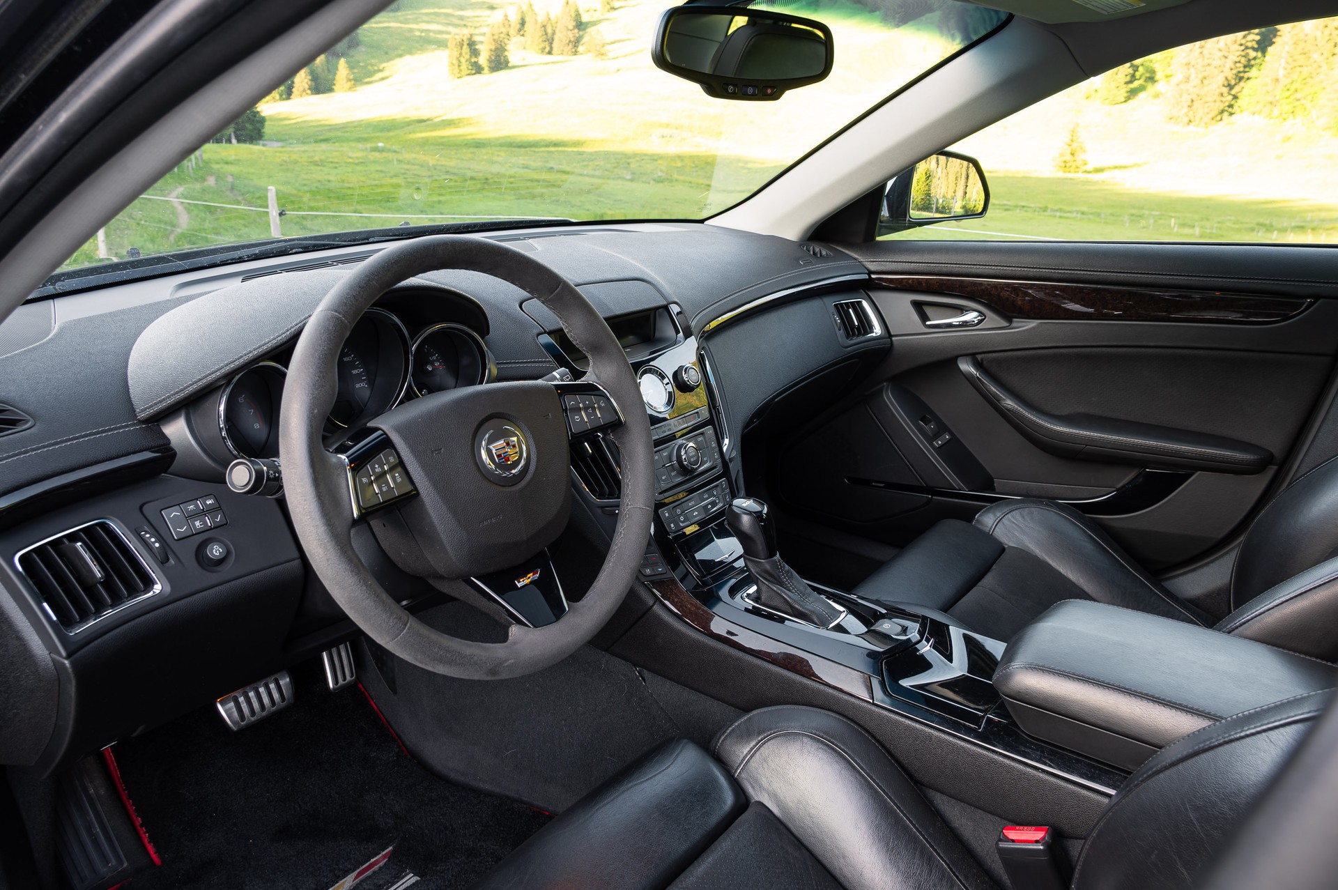 CADILLAC 6.2 V8 Supercharged-image-3