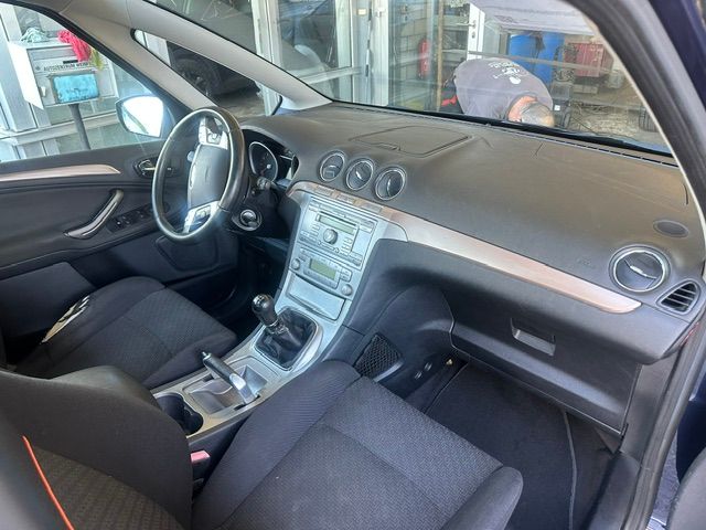 FORD S-Max 2.0i Ambiente-image-7