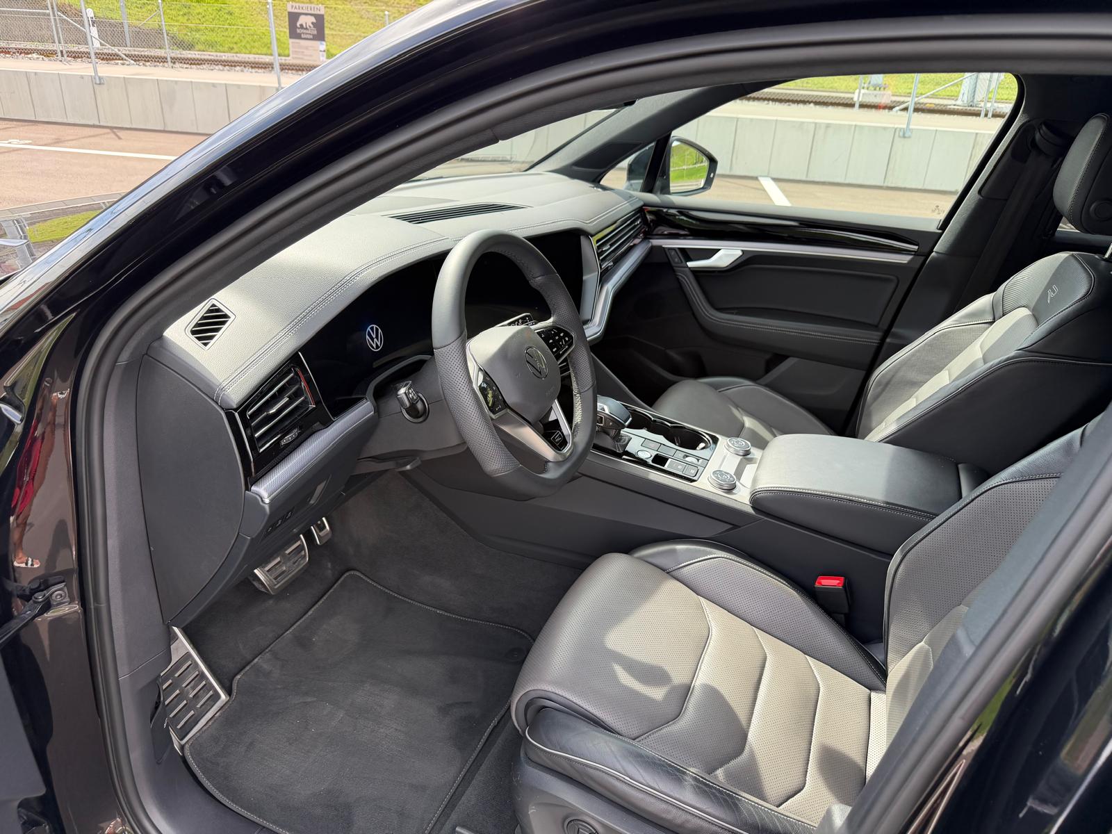 VW Touareg 3.0 TDI R Line Tiptronic-image-6