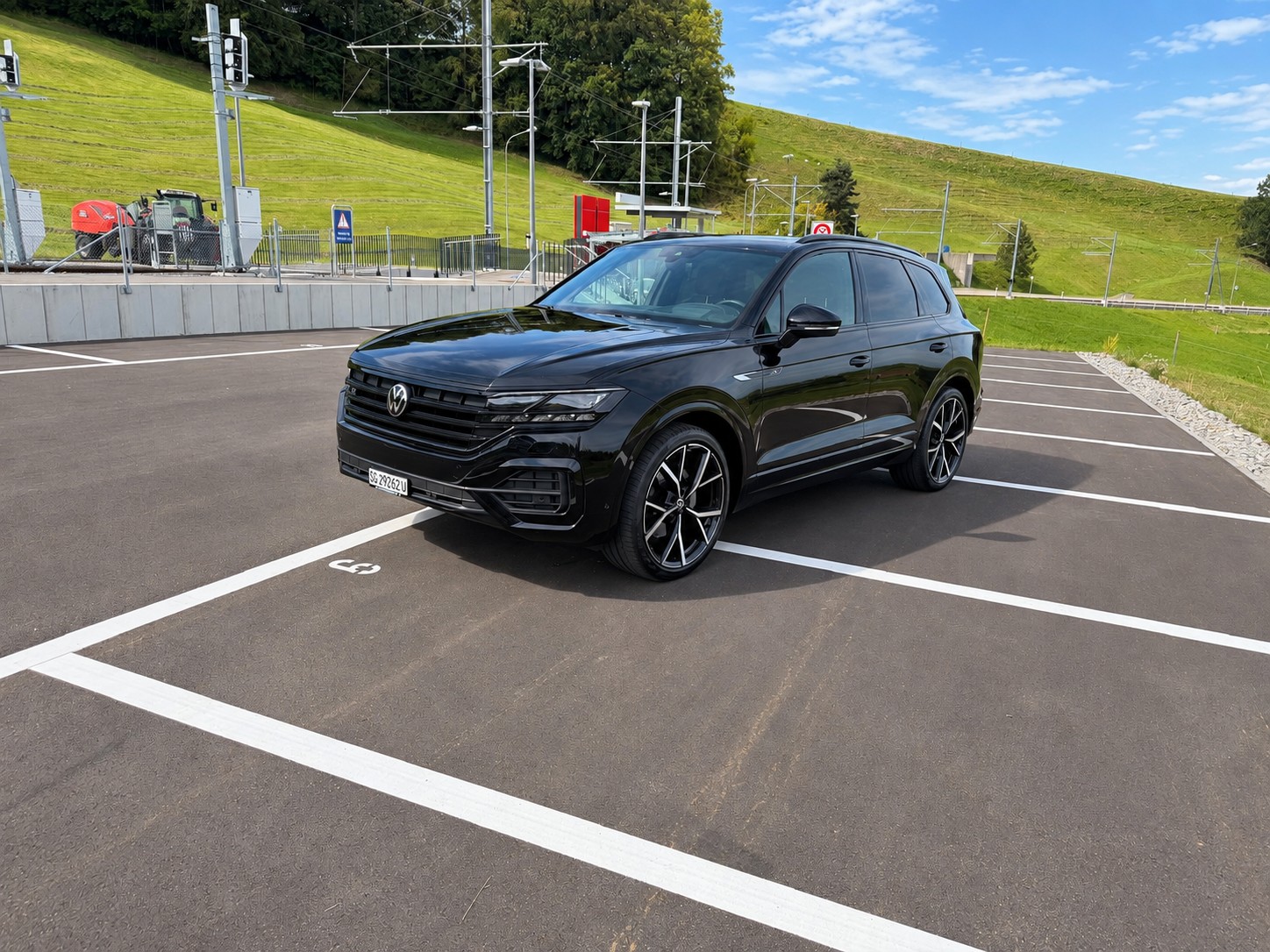 VW Touareg 3.0 TDI R Line Tiptronic-image-4