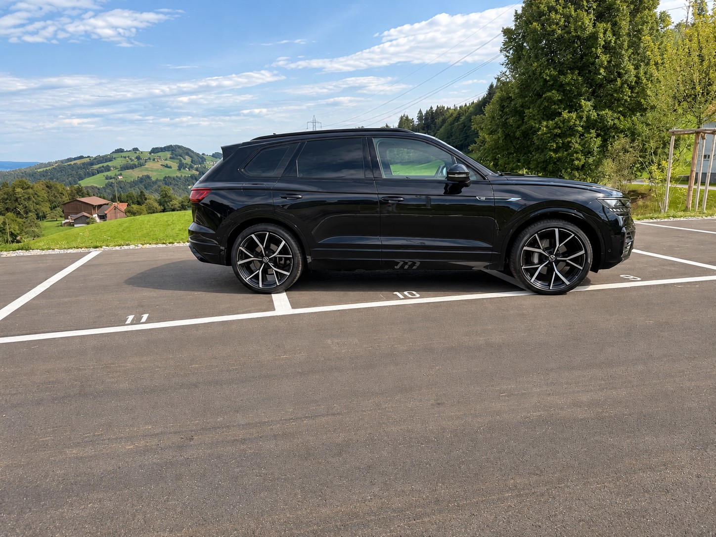 VW Touareg 3.0 TDI R Line Tiptronic-image-1