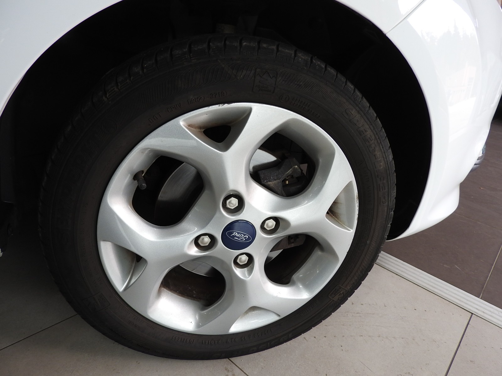 FORD Fiesta 1.4 16V Titanium Automatic-image-11