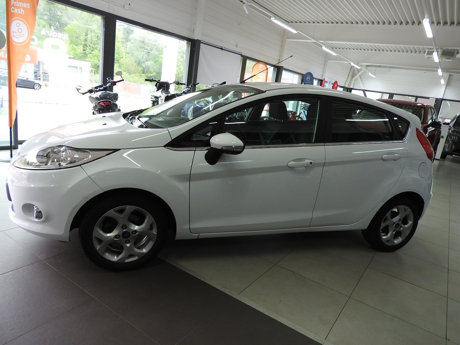 FORD Fiesta 1.4 16V Titanium Automatic-image-4
