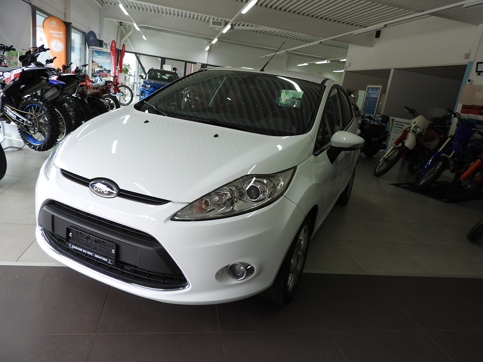 FORD Fiesta 1.4 16V Titanium Automatic-image-0