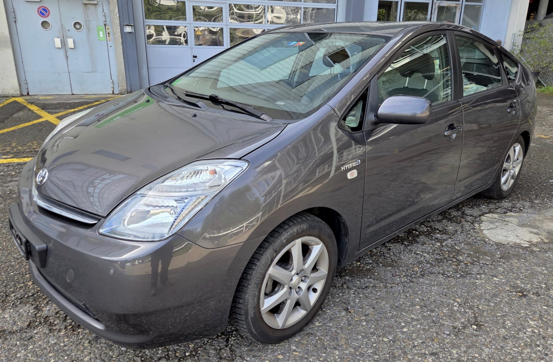 TOYOTA Prius 1.5 16V Hybrid-image-2