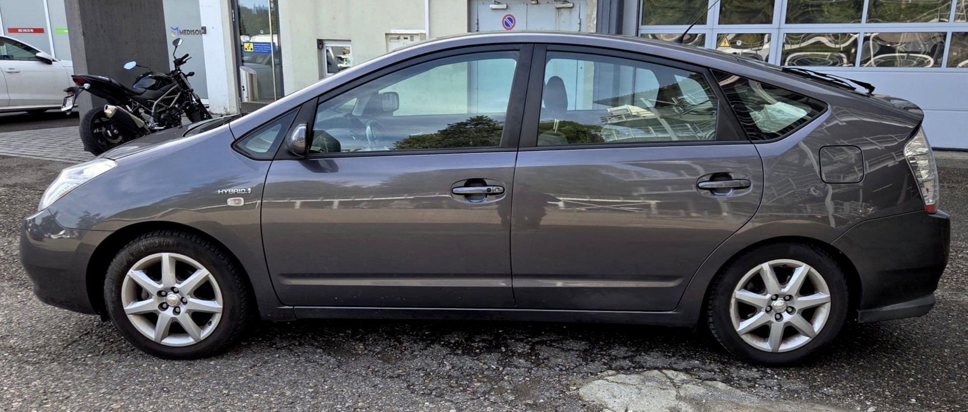 TOYOTA Prius 1.5 16V Hybrid-image-6