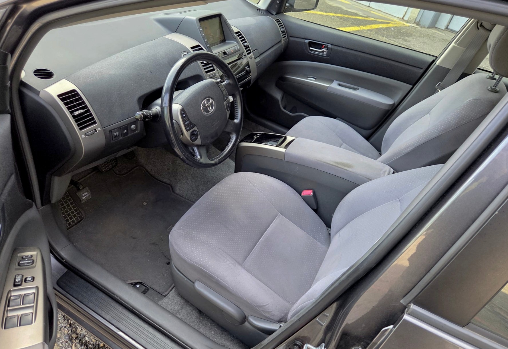 TOYOTA Prius 1.5 16V Hybrid-image-9