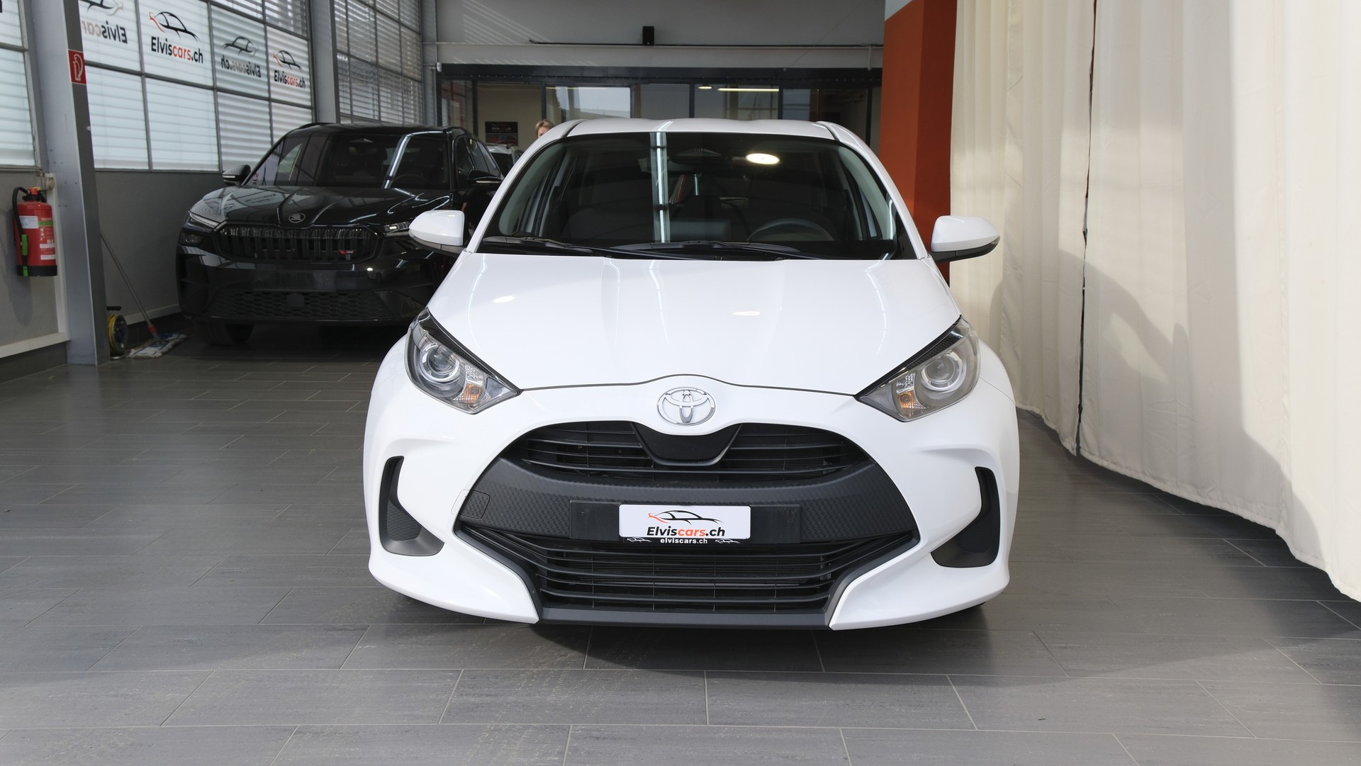 TOYOTA Yaris 1.5 Comfort e-CVT-image-28