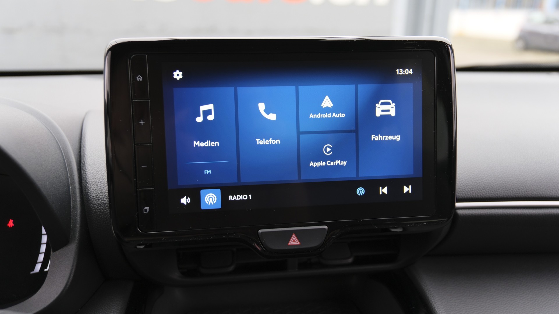 TOYOTA Yaris 1.5 Comfort e-CVT-image-20