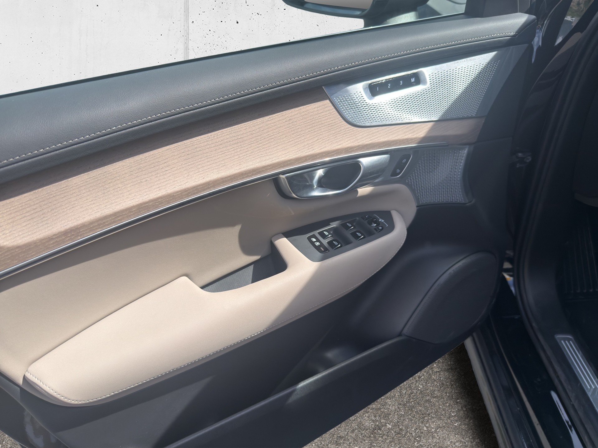 VOLVO XC90 T8 eAWD PluginHybrid Ultra Bright Geartronic-image-19
