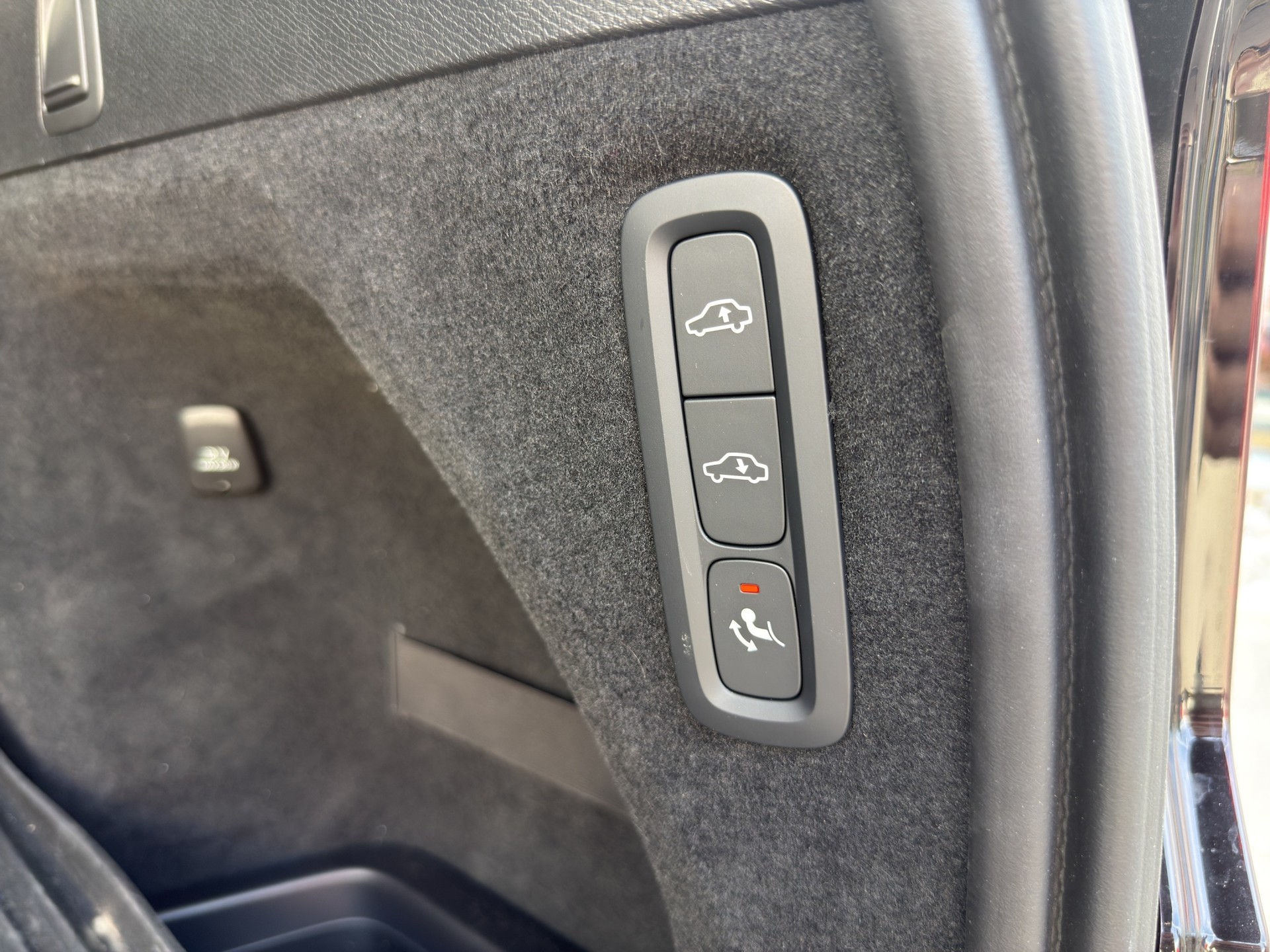VOLVO XC90 T8 eAWD PluginHybrid Ultra Bright Geartronic-image-23