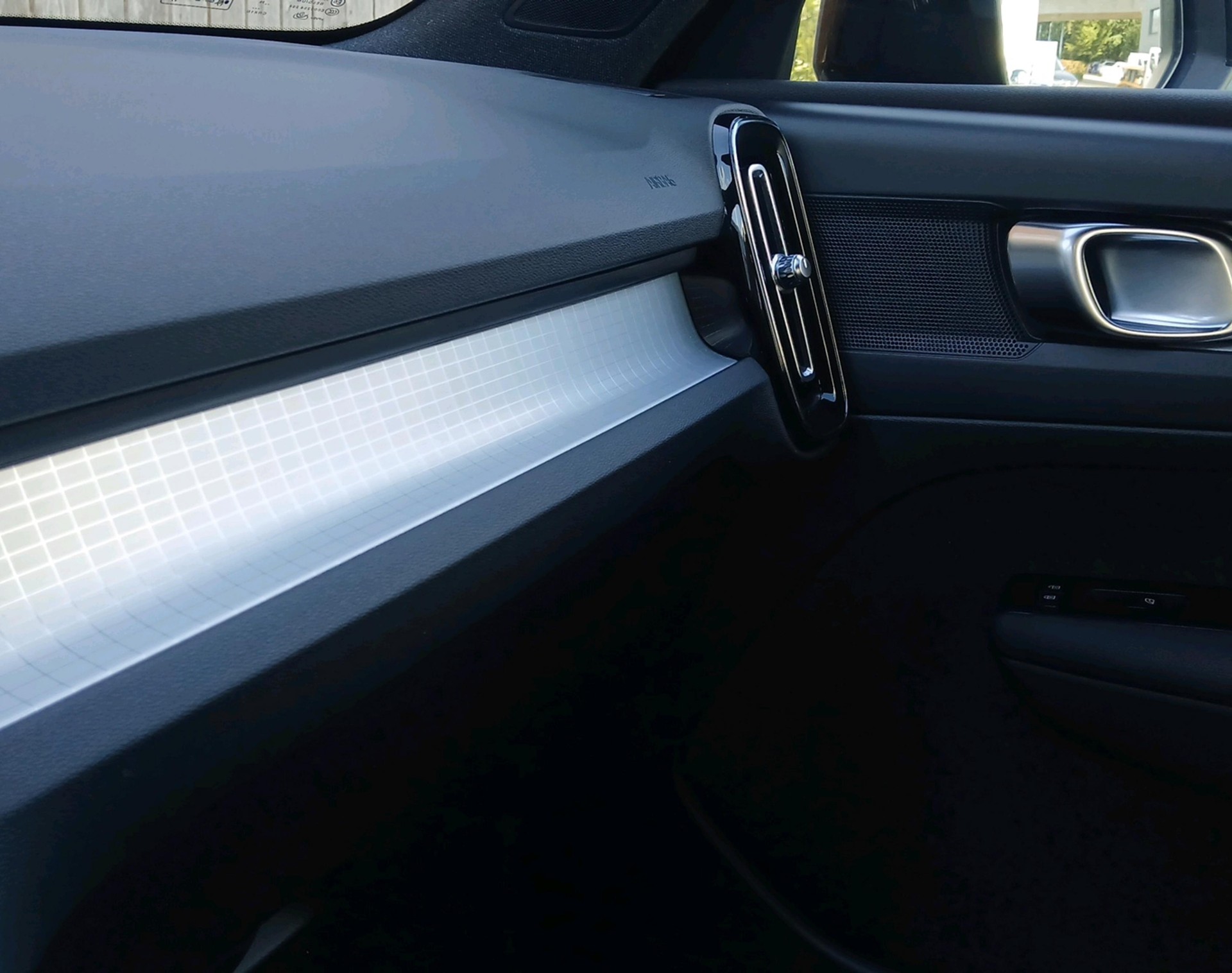 VOLVO XC40 2.0 B3 MH Core-image-20
