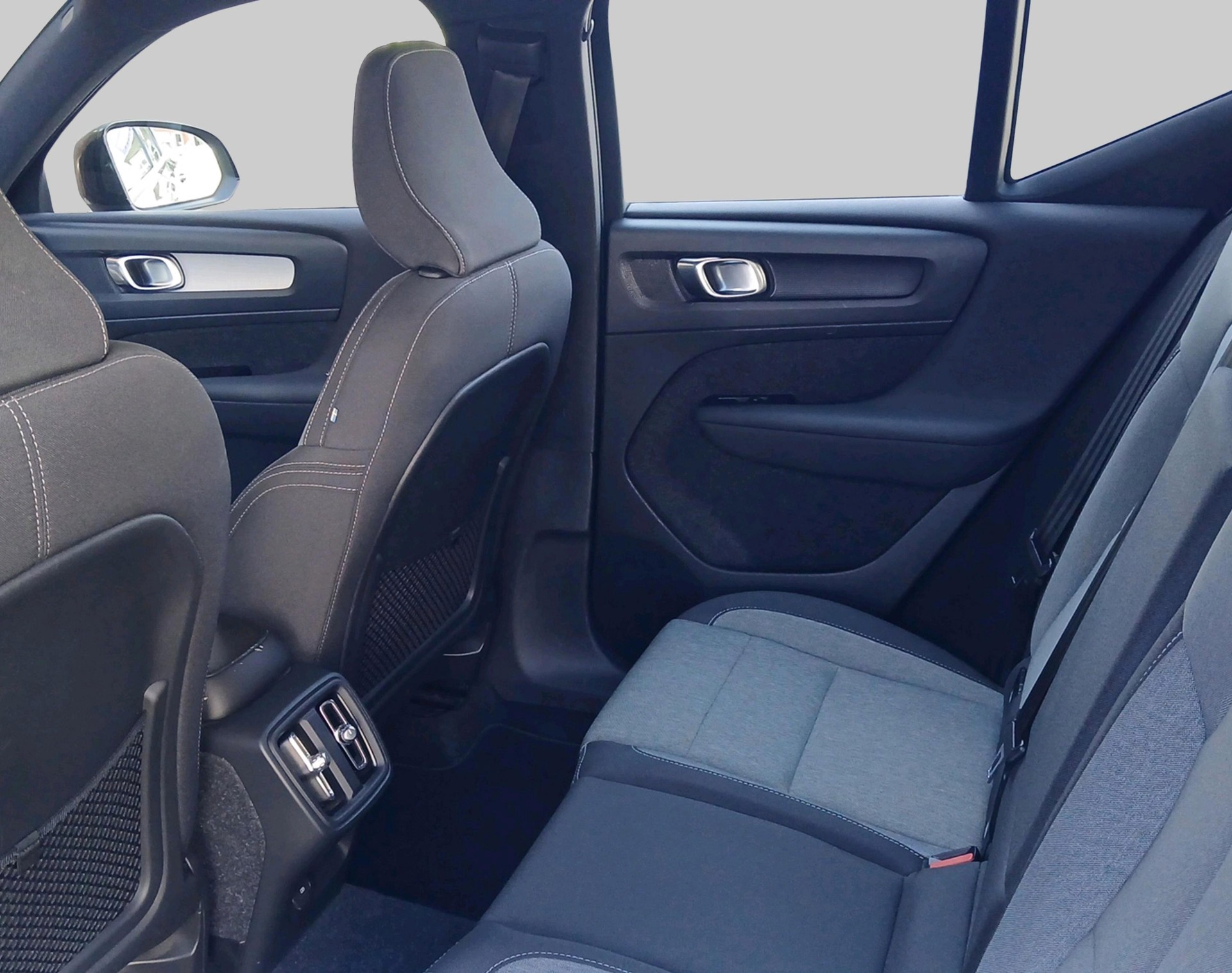 VOLVO XC40 2.0 B3 MH Core-image-6