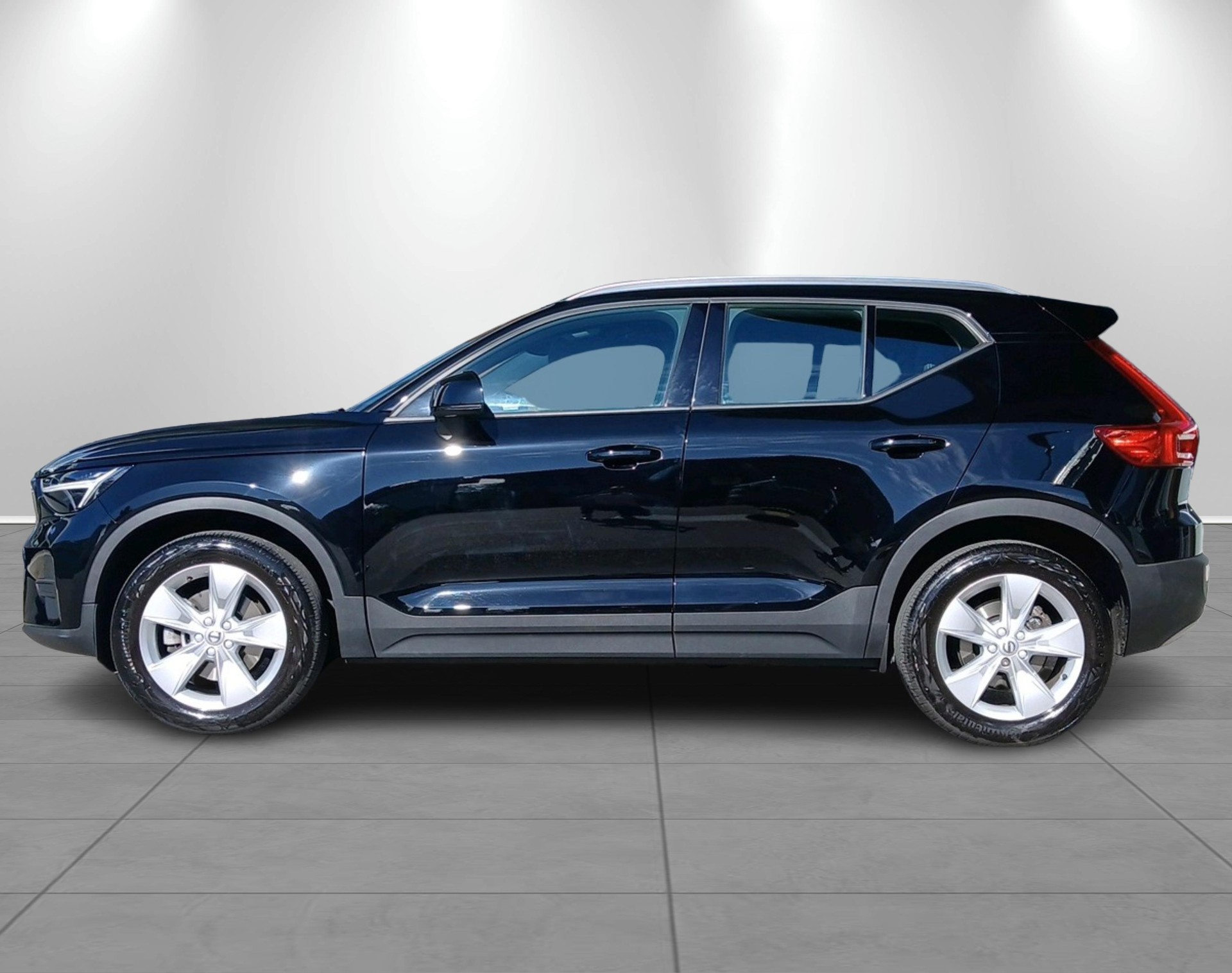 VOLVO XC40 2.0 B3 MH Core-image-2