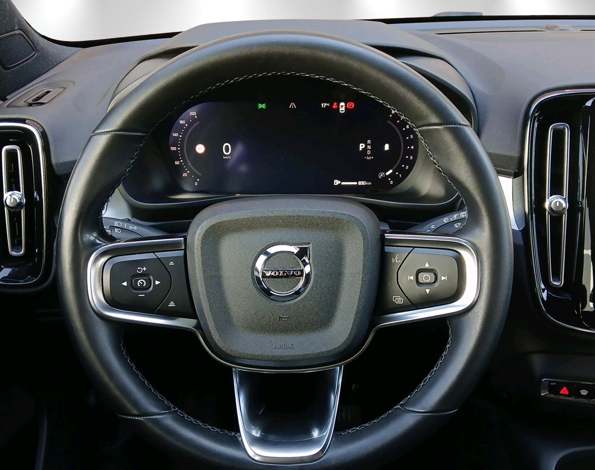 VOLVO XC40 2.0 B3 MH Core-image-10