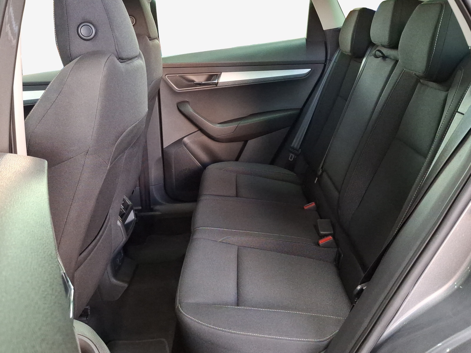 SKODA Karoq 2.0 TDI CR Selection 4x4 DSG-image-11