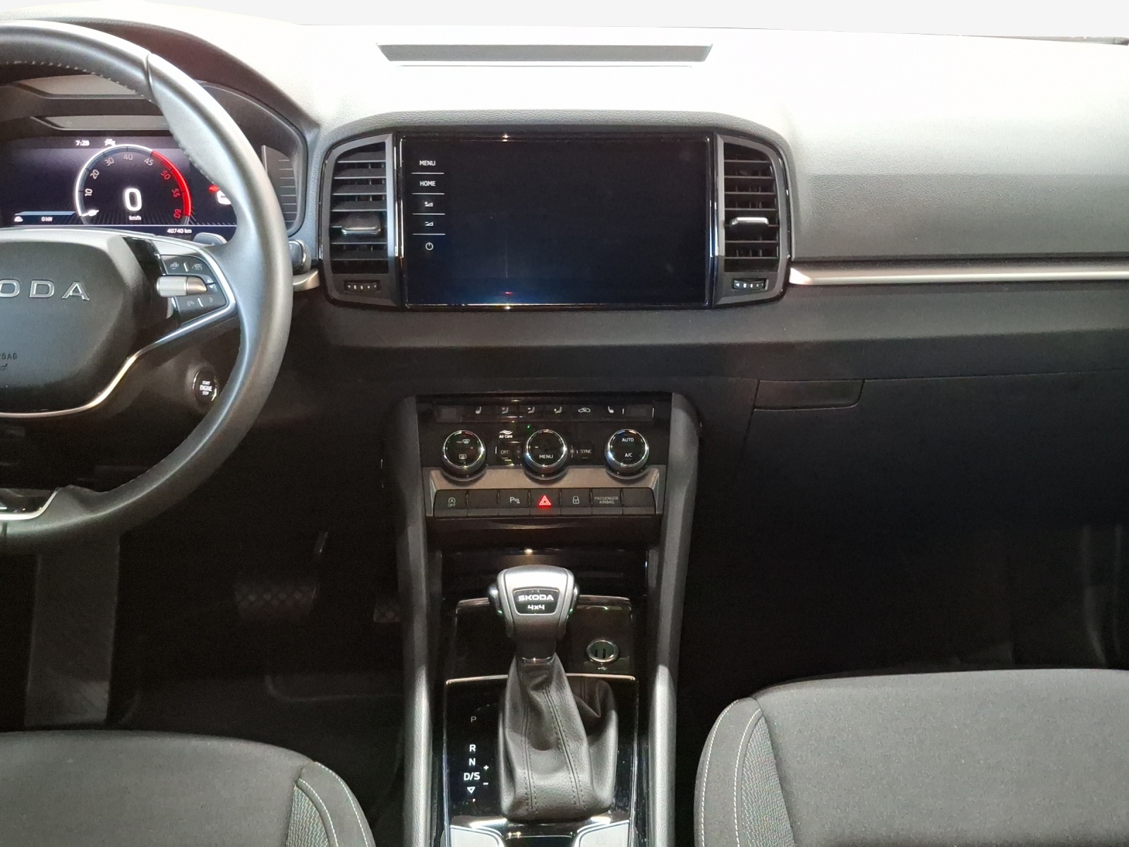 SKODA Karoq 2.0 TDI CR Selection 4x4 DSG-image-9