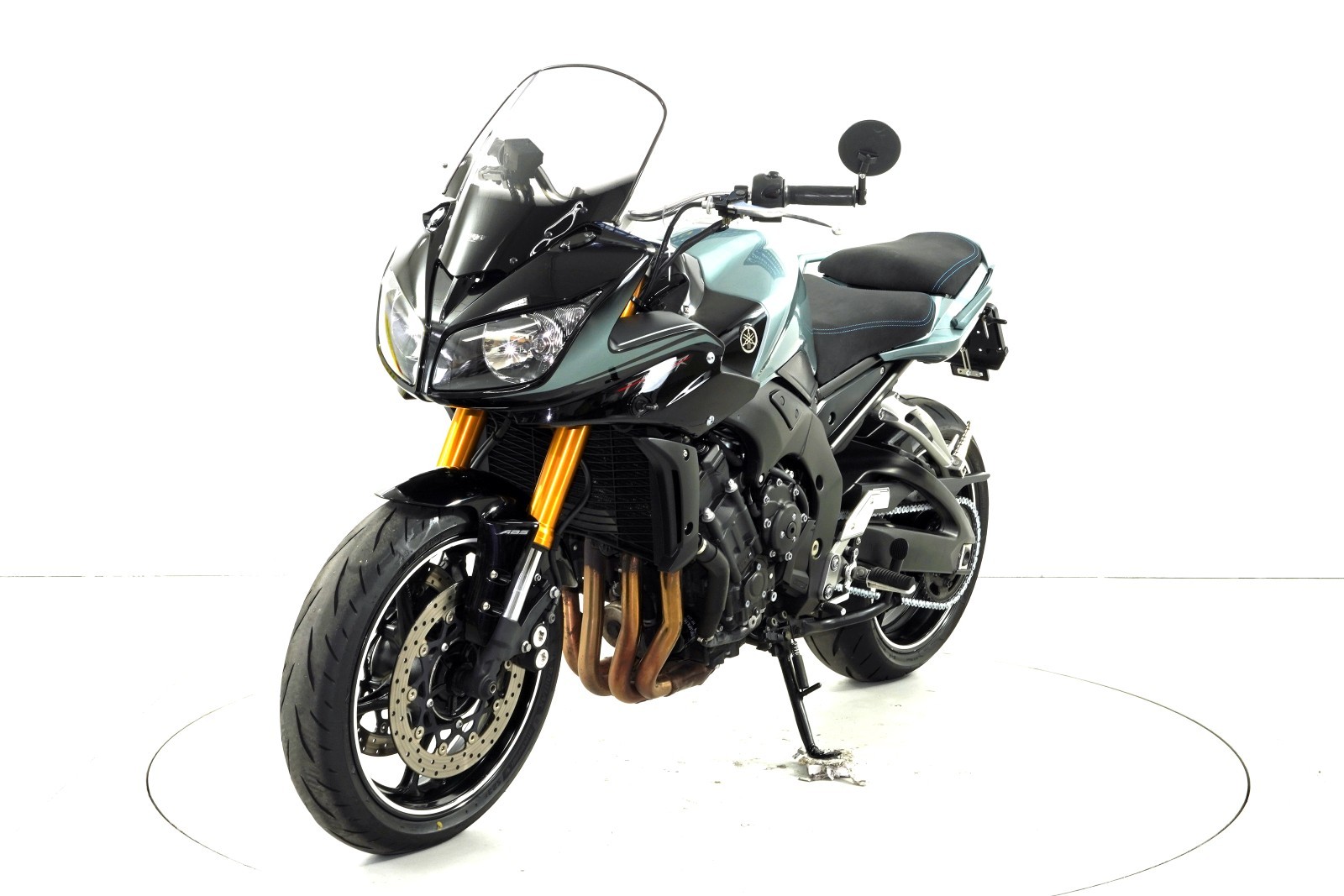 YAMAHA FZ1SA-showroom-element-2