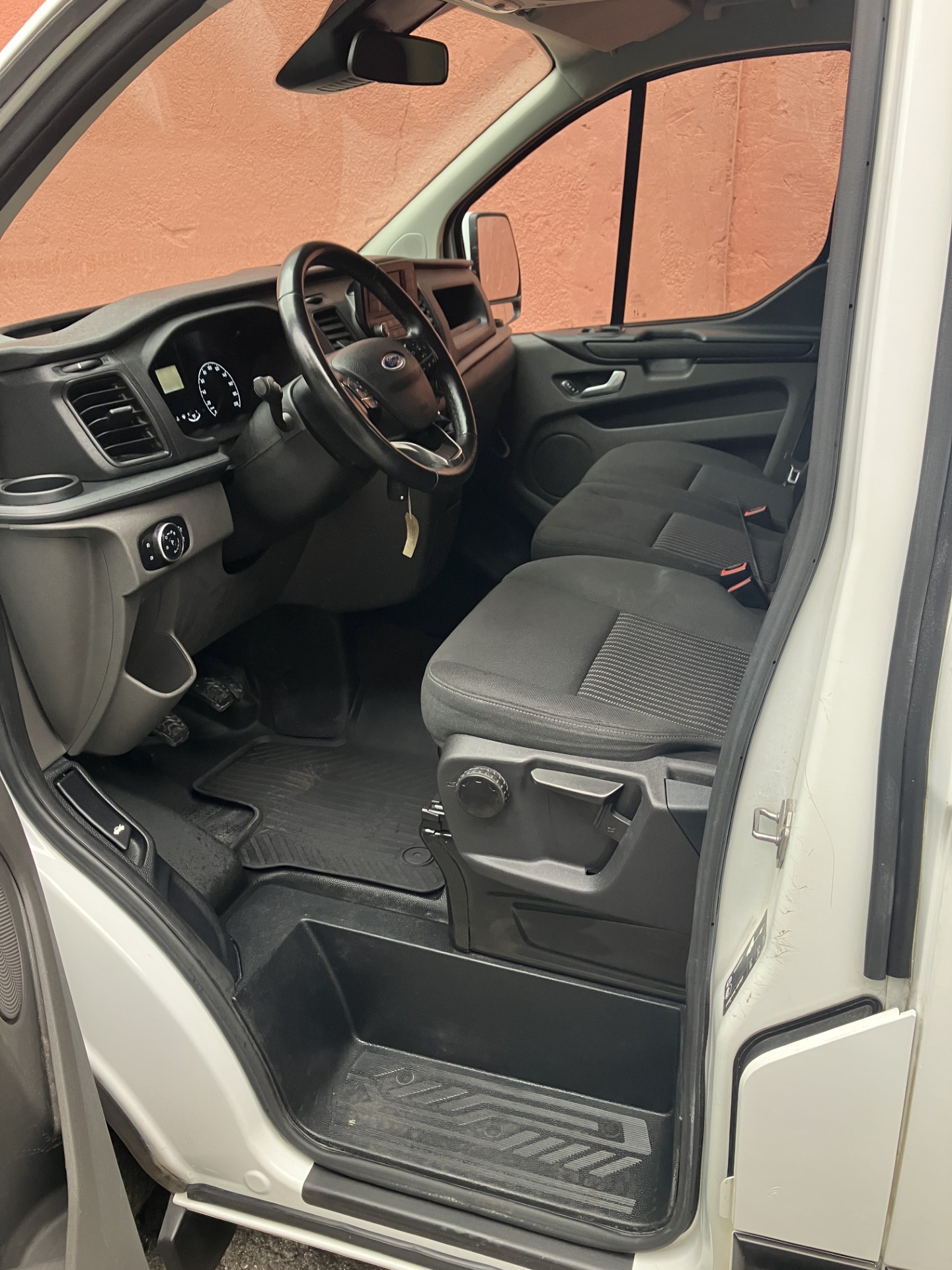 FORD Transit Custom Van 280 L1H1 Ambiente-image-6