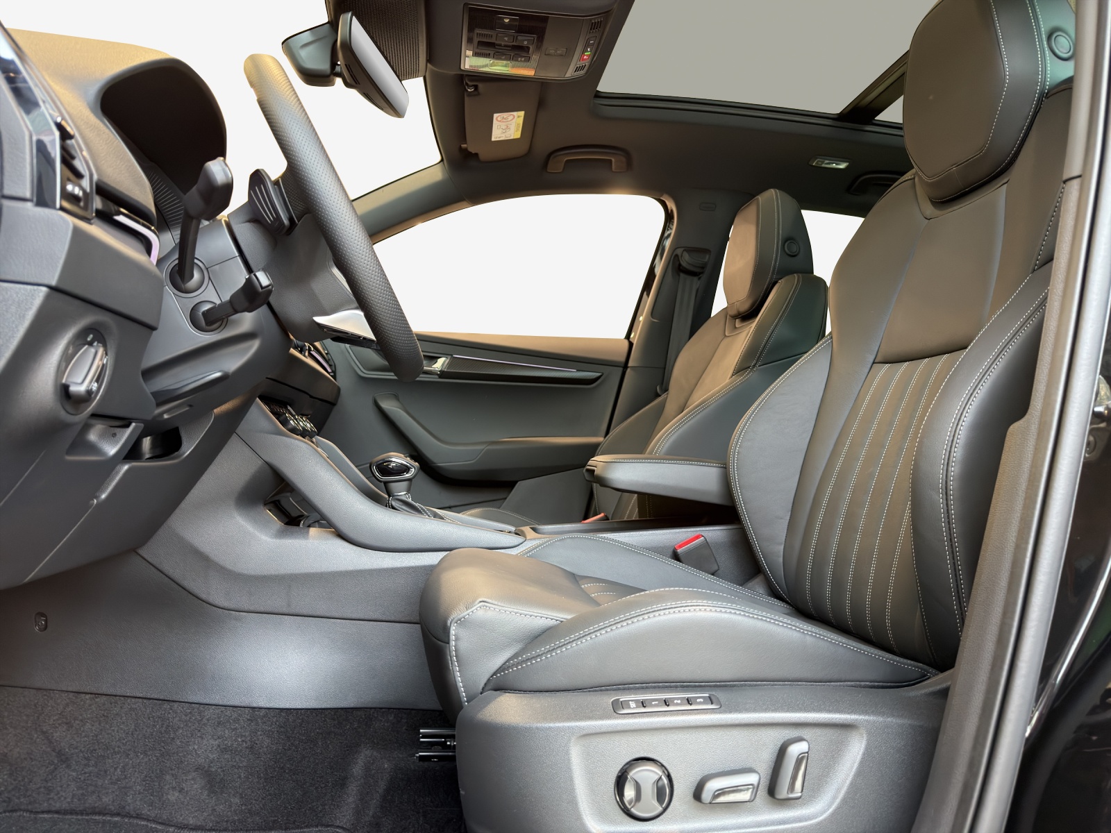 SKODA Karoq 2.0 TSI SportLine 4x4 DSG-image-4