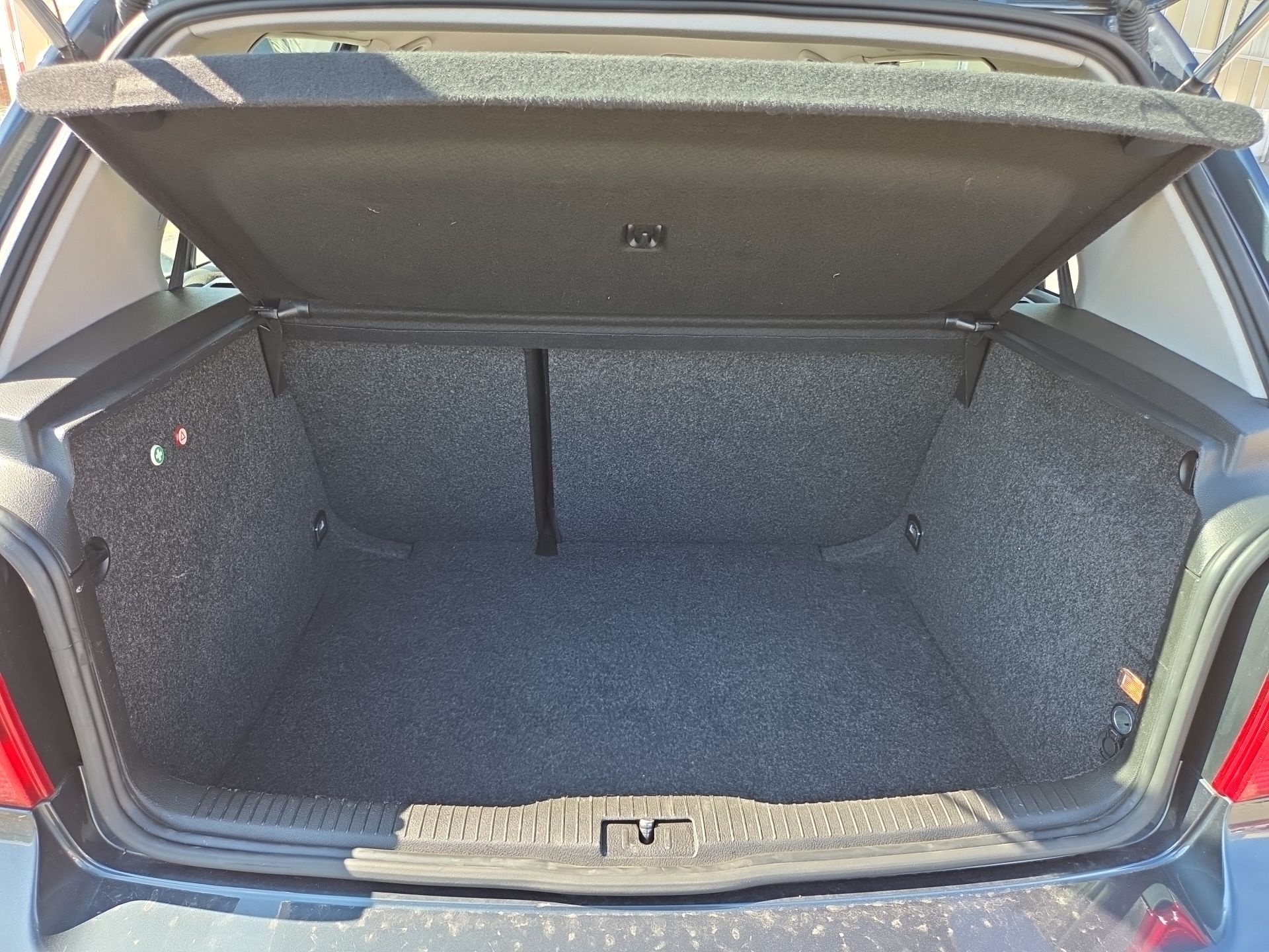 VW Golf 1.6 Automatic-image-9