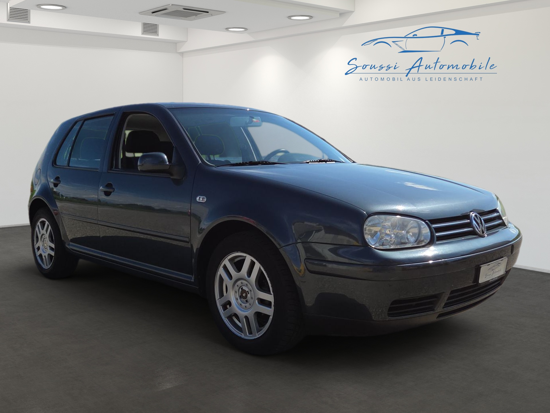 VW Golf 1.6 Automatic-image-1