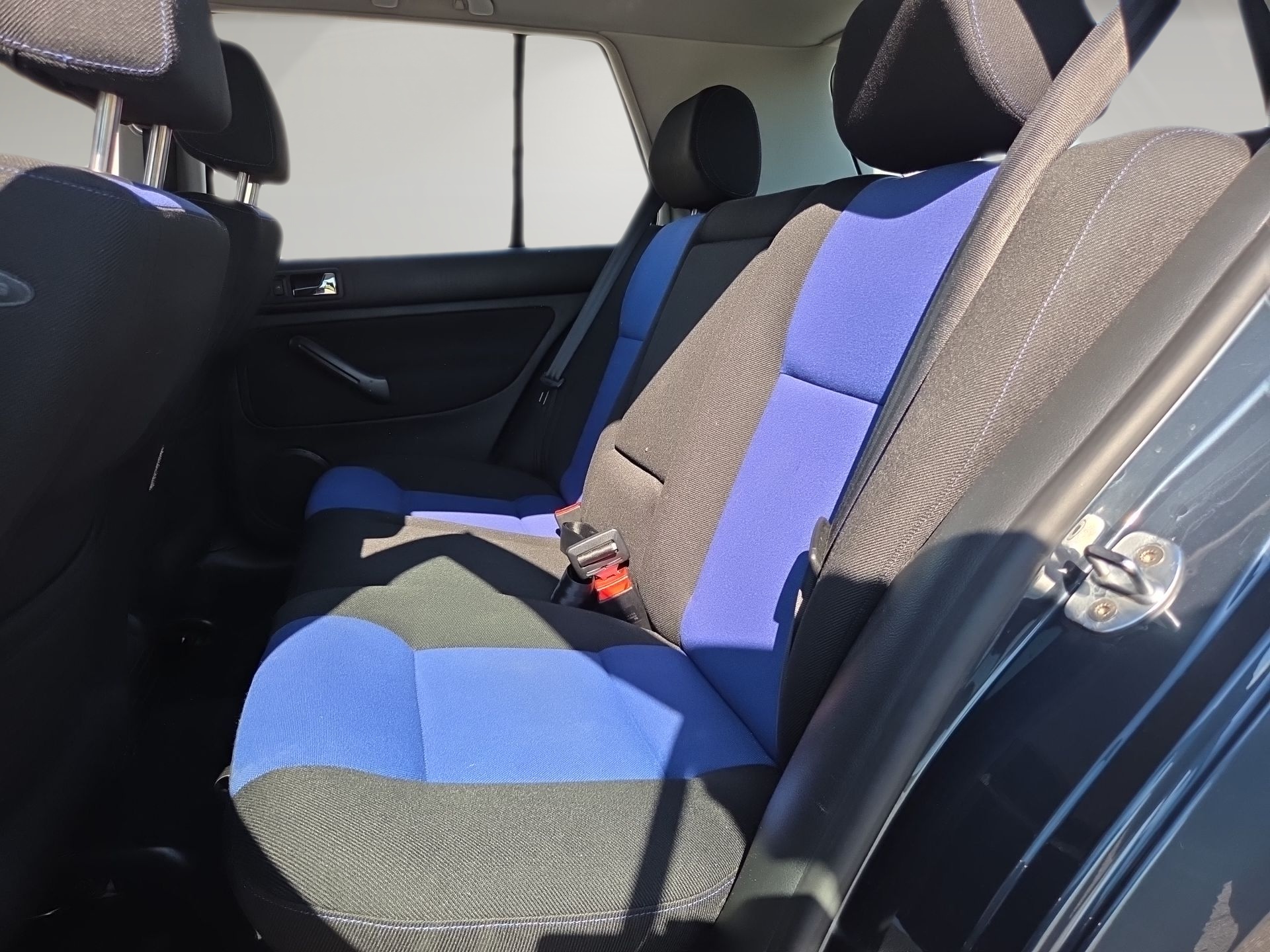 VW Golf 1.6 Automatic-image-8
