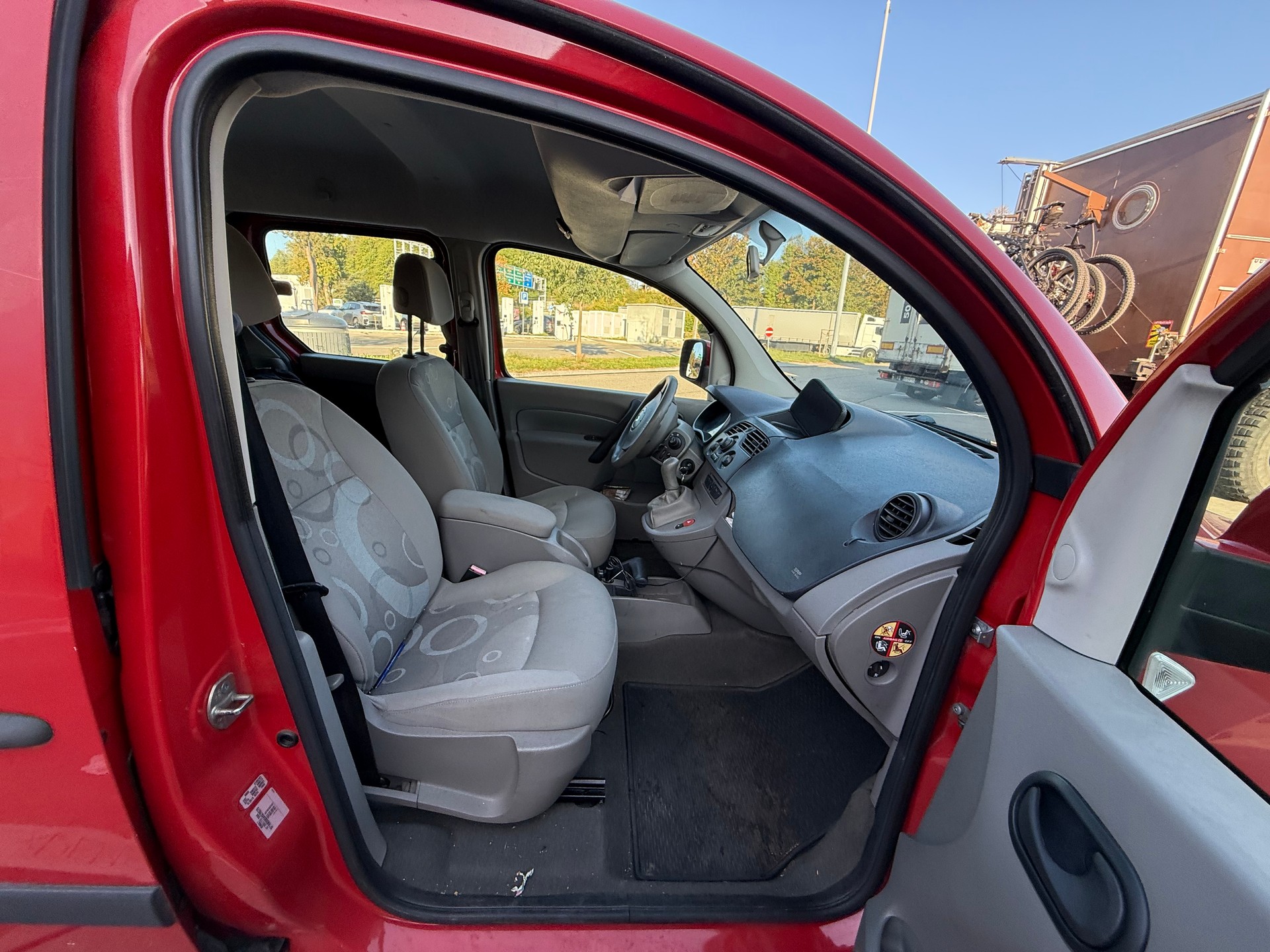 RENAULT Kangoo 1.6 16V Authentique-image-2