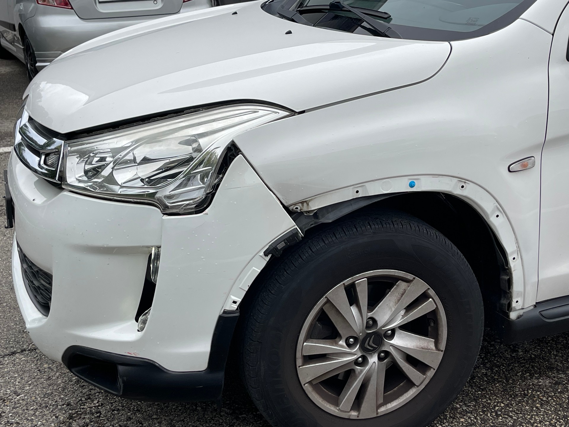 CITROEN C4 Aircross 1.6 HDi Collection 4WD-image-7