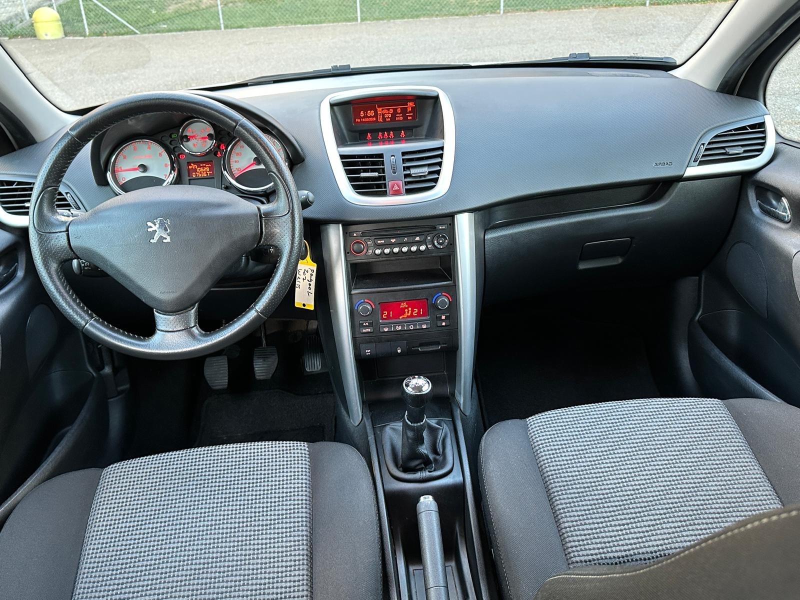 PEUGEOT 207 1.6 16V Sport-image-6