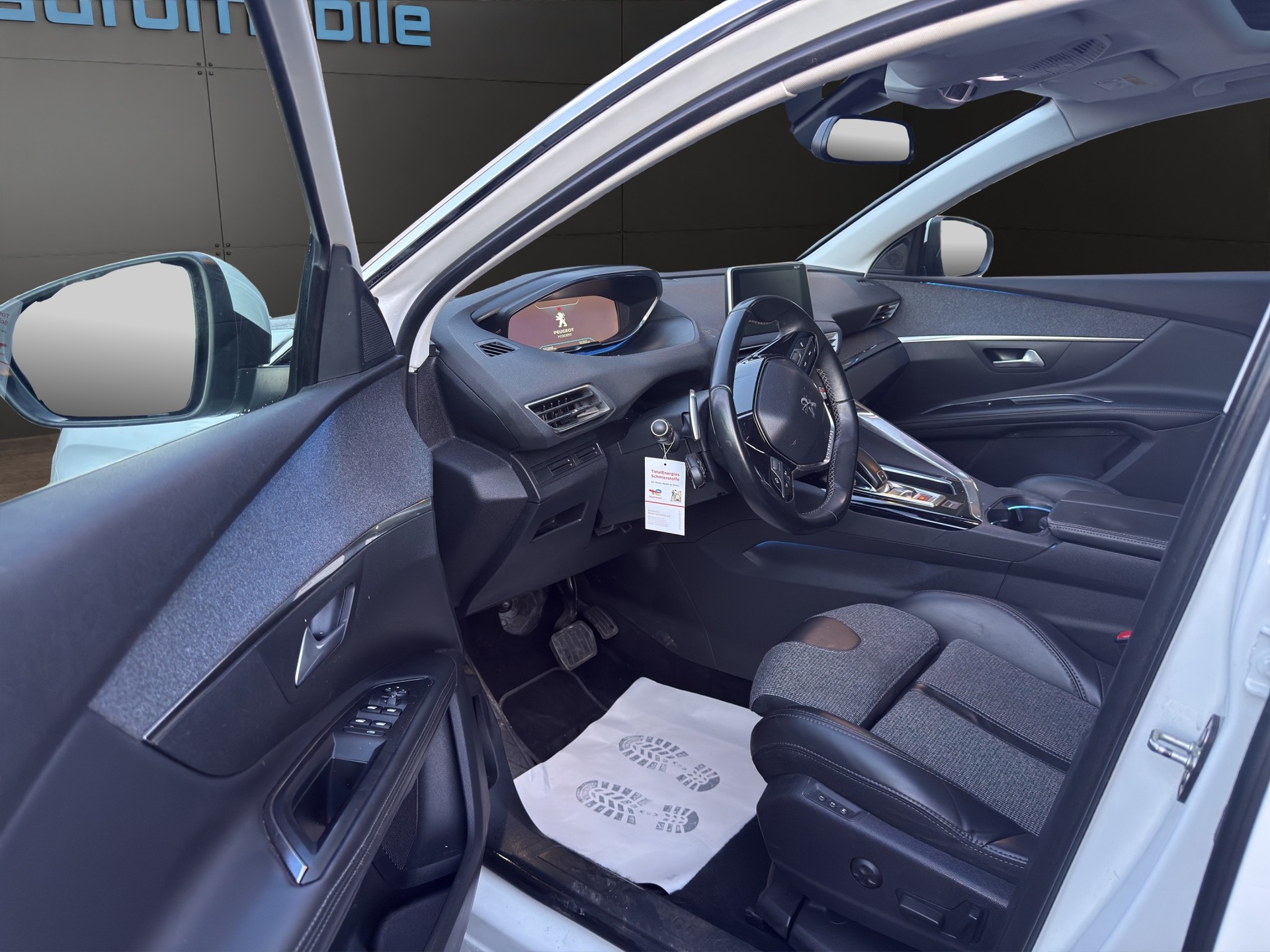 PEUGEOT 5008 1.6 BlueHDi Business Line ETA 7Plätzer-image-9