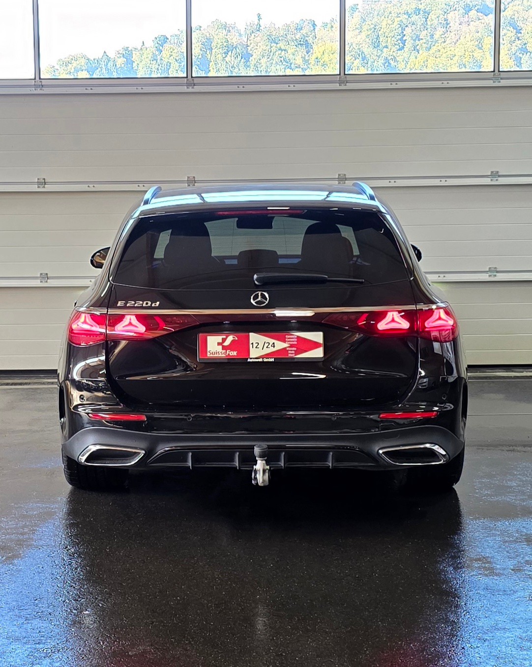 MERCEDES-BENZ E 220 d T 9G-Tronic AMG Line-showroom-element-3