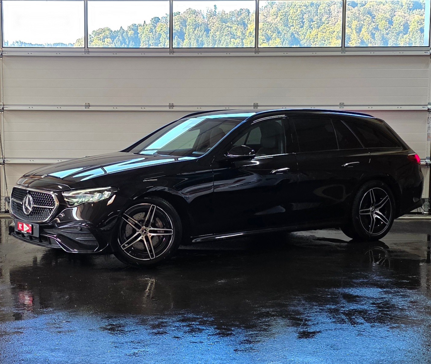 MERCEDES-BENZ E 220 d T 9G-Tronic AMG Line
