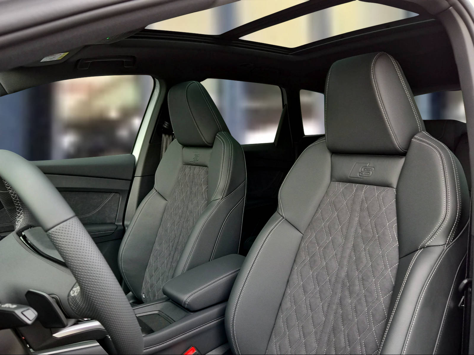 AUDI Q4 e-tron SUV quattro performance Swiss Ski Gletscherweiss Metallic-image-7