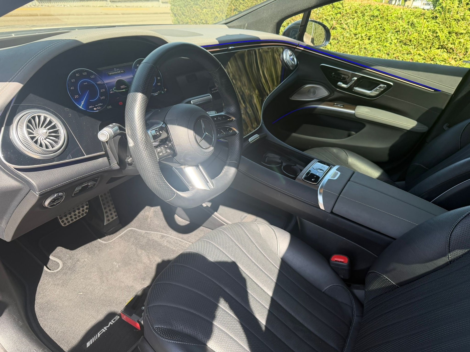 MERCEDES-BENZ EQS 580 Executive Edition AMG Line 4matic-image-7