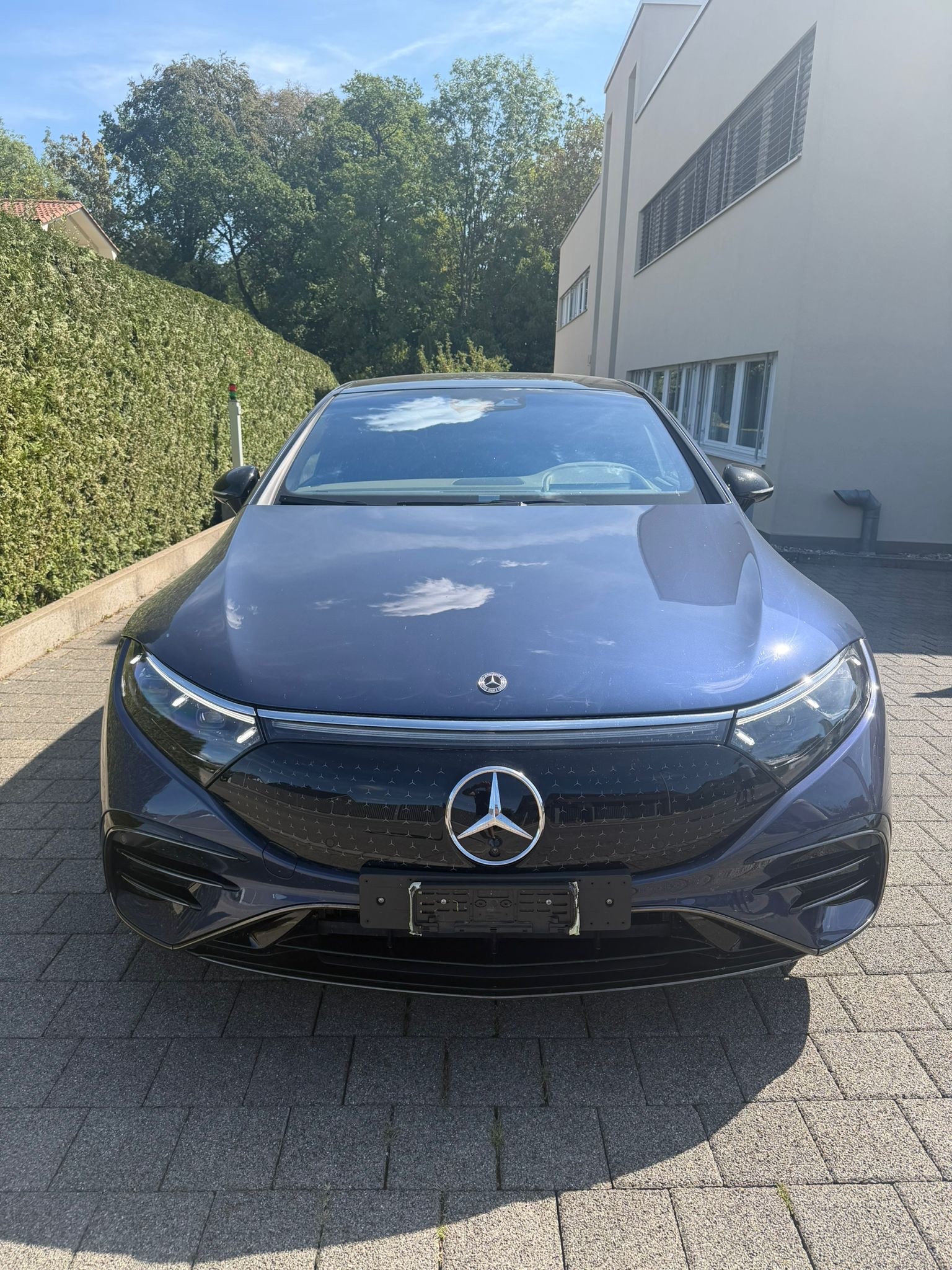 MERCEDES-BENZ EQS 580 Executive Edition AMG Line 4matic-image-2