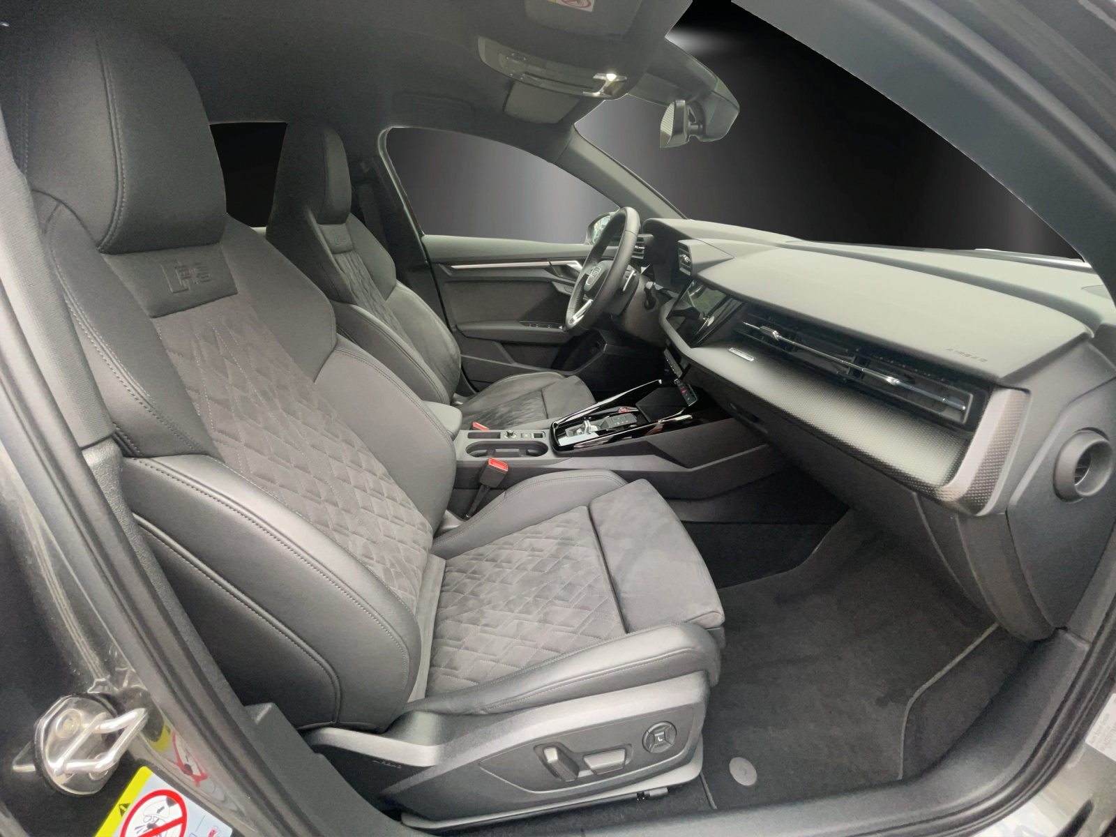AUDI RS3 Sportback 2.5 TSI quattro S-tronic-image-8