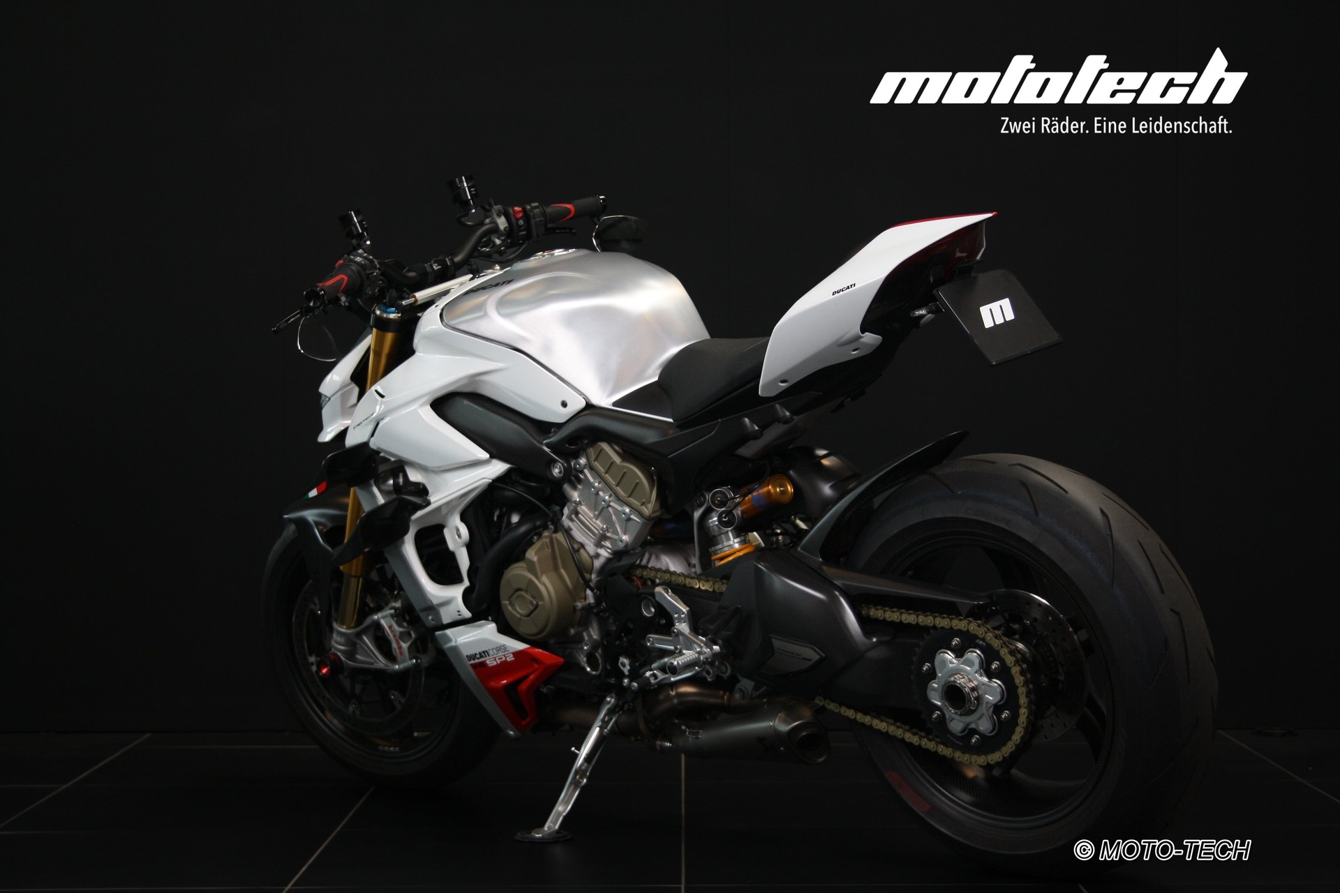 DUCATI Streetfighter V4 SP2 Speciale-showroom-element-3